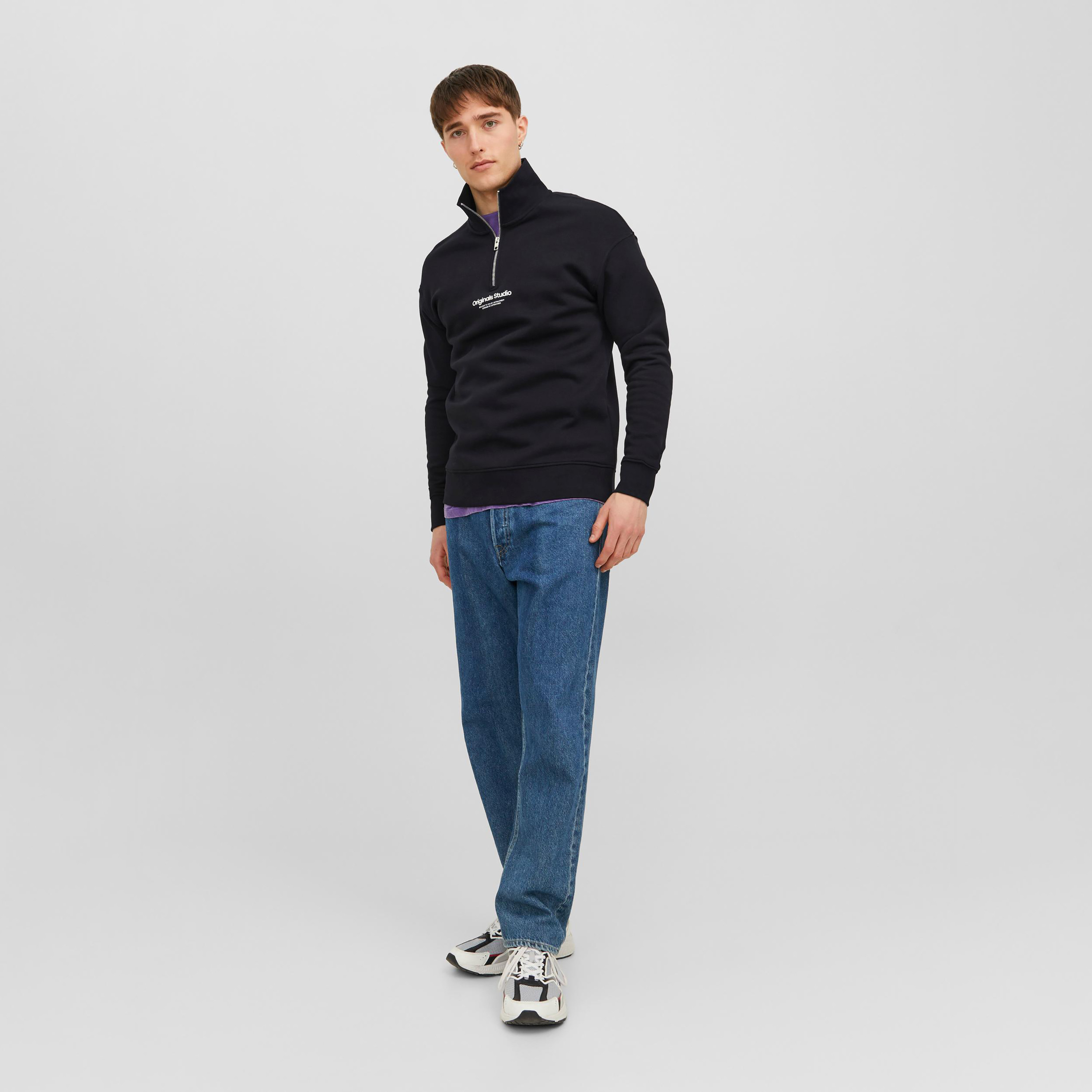 سويت شيرت من جاك آند جونز مع مطبوع بأكمام طويلة وياقة مرتفعة-men-winterwear-hoodiesandsweatshirts-image-6