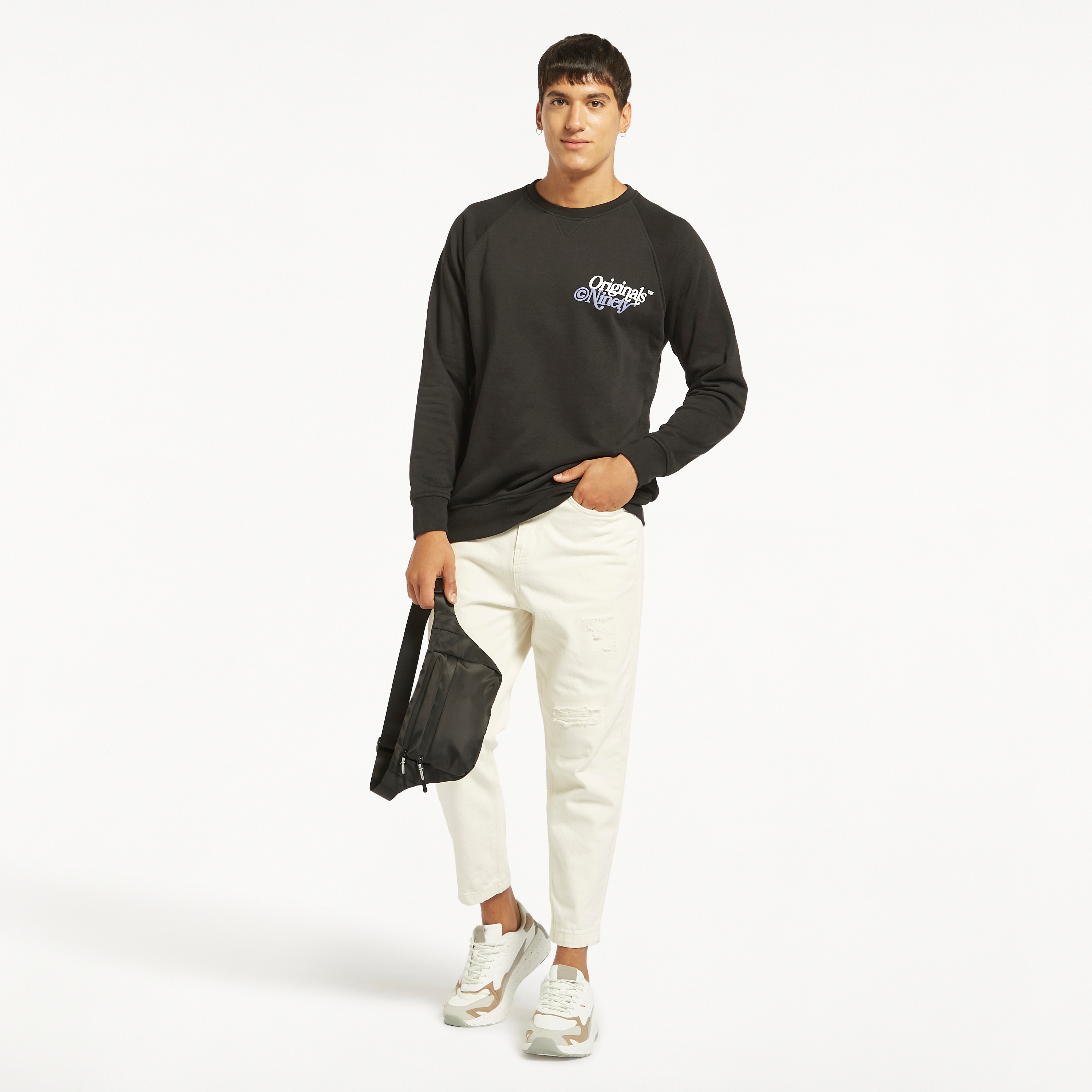  سويت شيرت من جاك آند جونز مع مطبوع بأكمام طويلة وياقة مستديرة-men-winterwear-hoodiesandsweatshirts-image-1