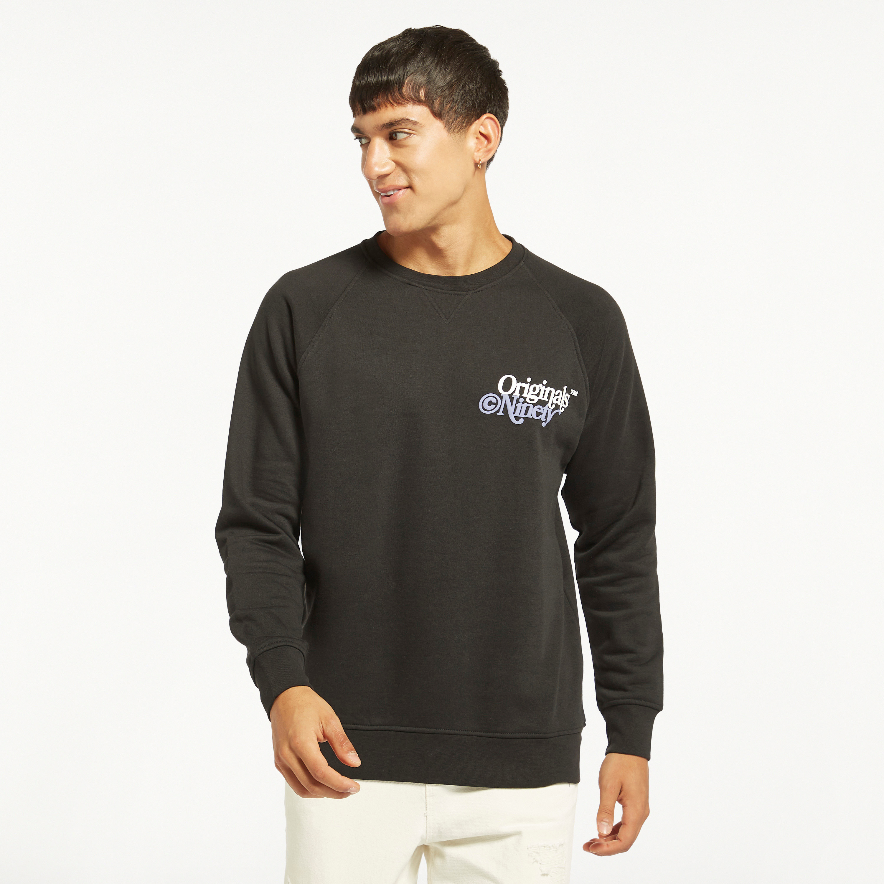  سويت شيرت من جاك آند جونز مع مطبوع بأكمام طويلة وياقة مستديرة-men-winterwear-hoodiesandsweatshirts-image-3