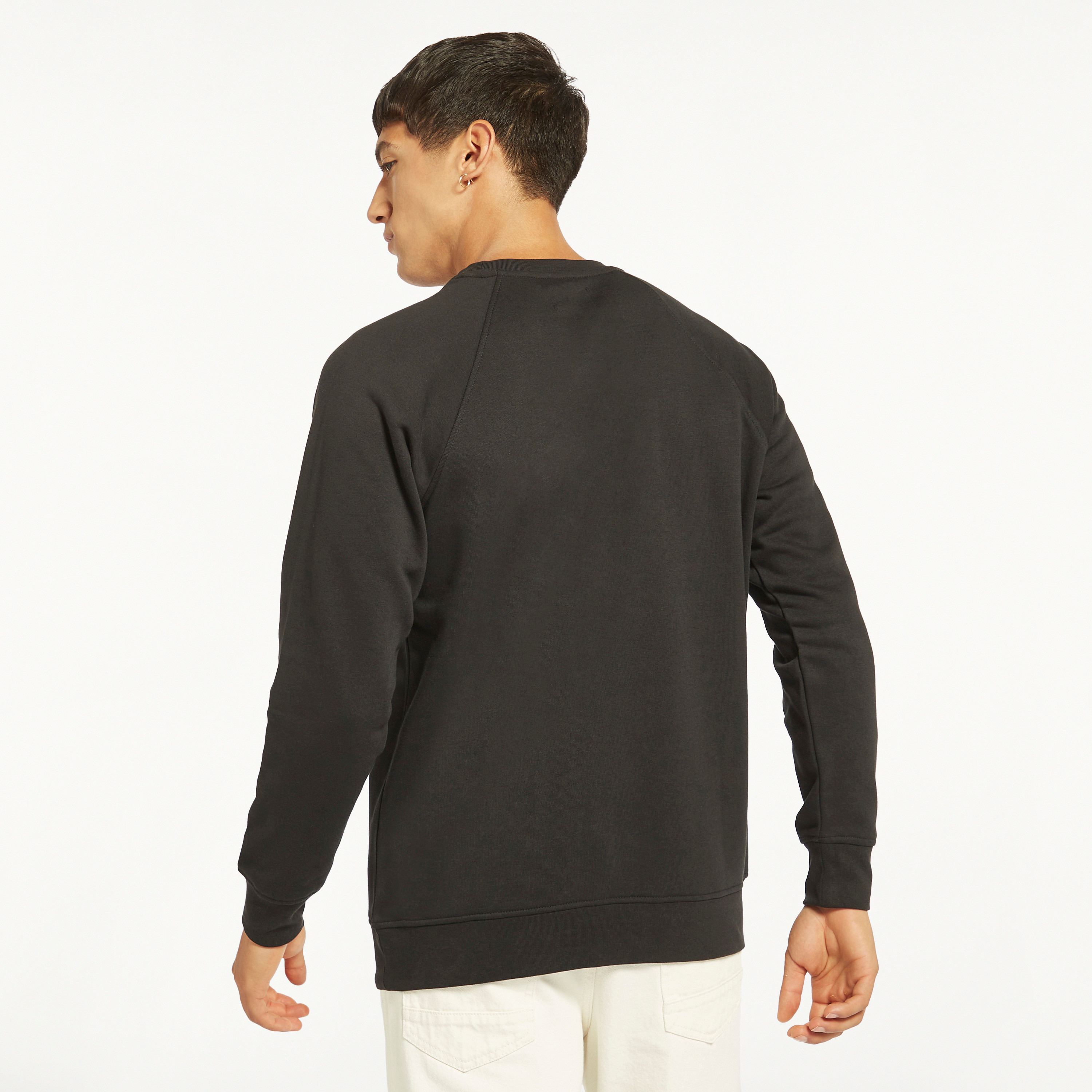  سويت شيرت من جاك آند جونز مع مطبوع بأكمام طويلة وياقة مستديرة-men-winterwear-hoodiesandsweatshirts-image-4