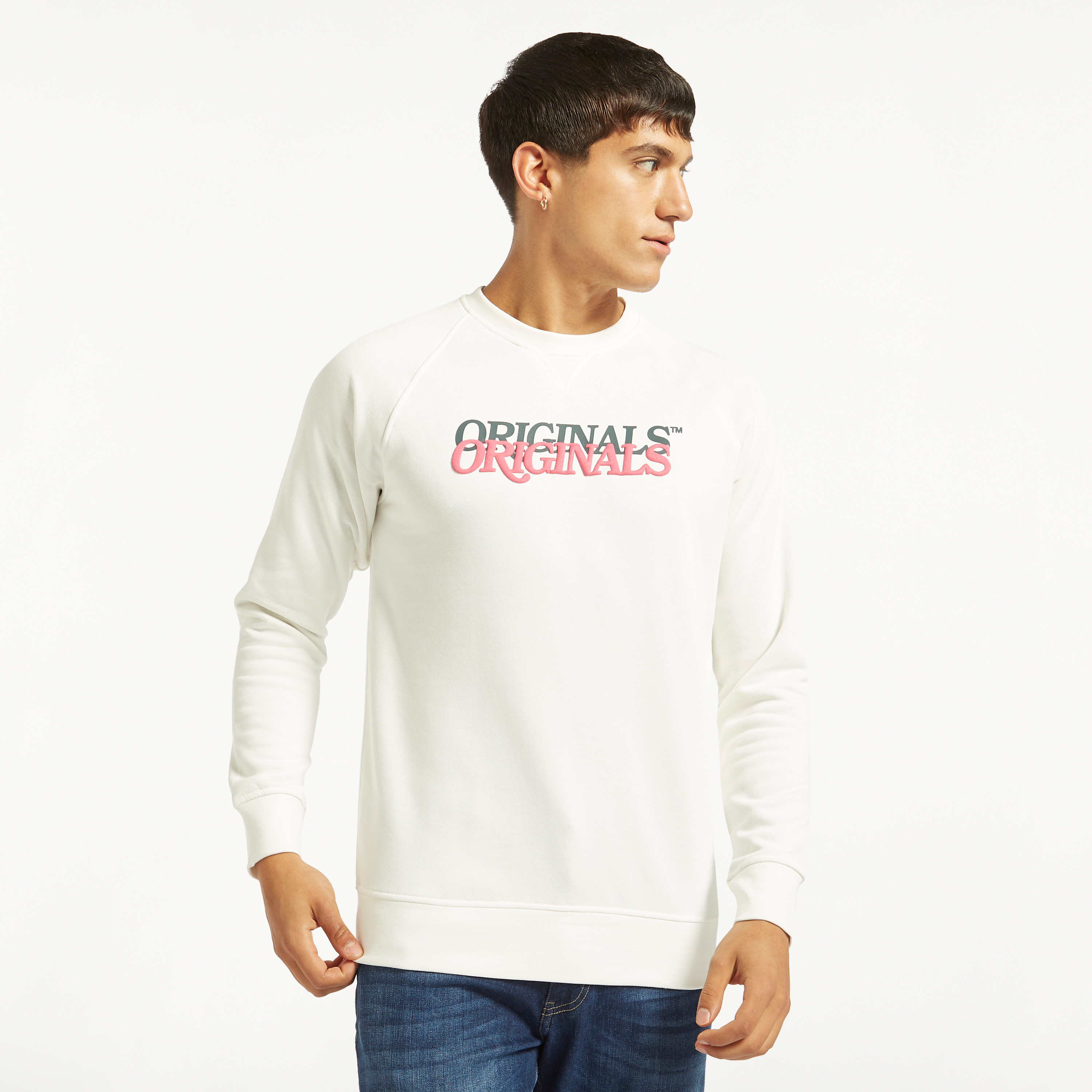  سويت شيرت من جاك آند جونز مع مطبوع بأكمام طويلة وياقة مستديرة-men-winterwear-hoodiesandsweatshirts-image-13