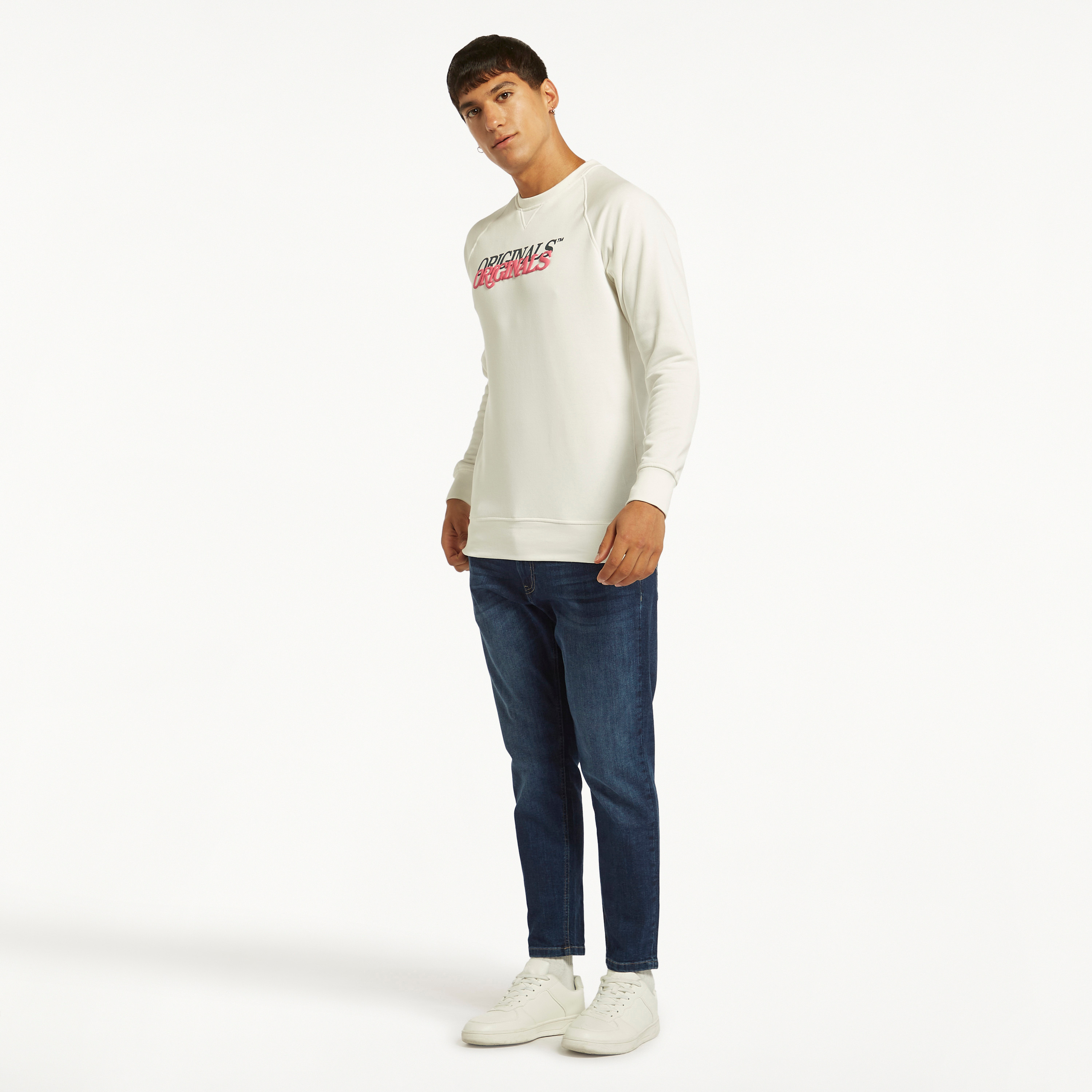  سويت شيرت من جاك آند جونز مع مطبوع بأكمام طويلة وياقة مستديرة-men-winterwear-hoodiesandsweatshirts-image-15
