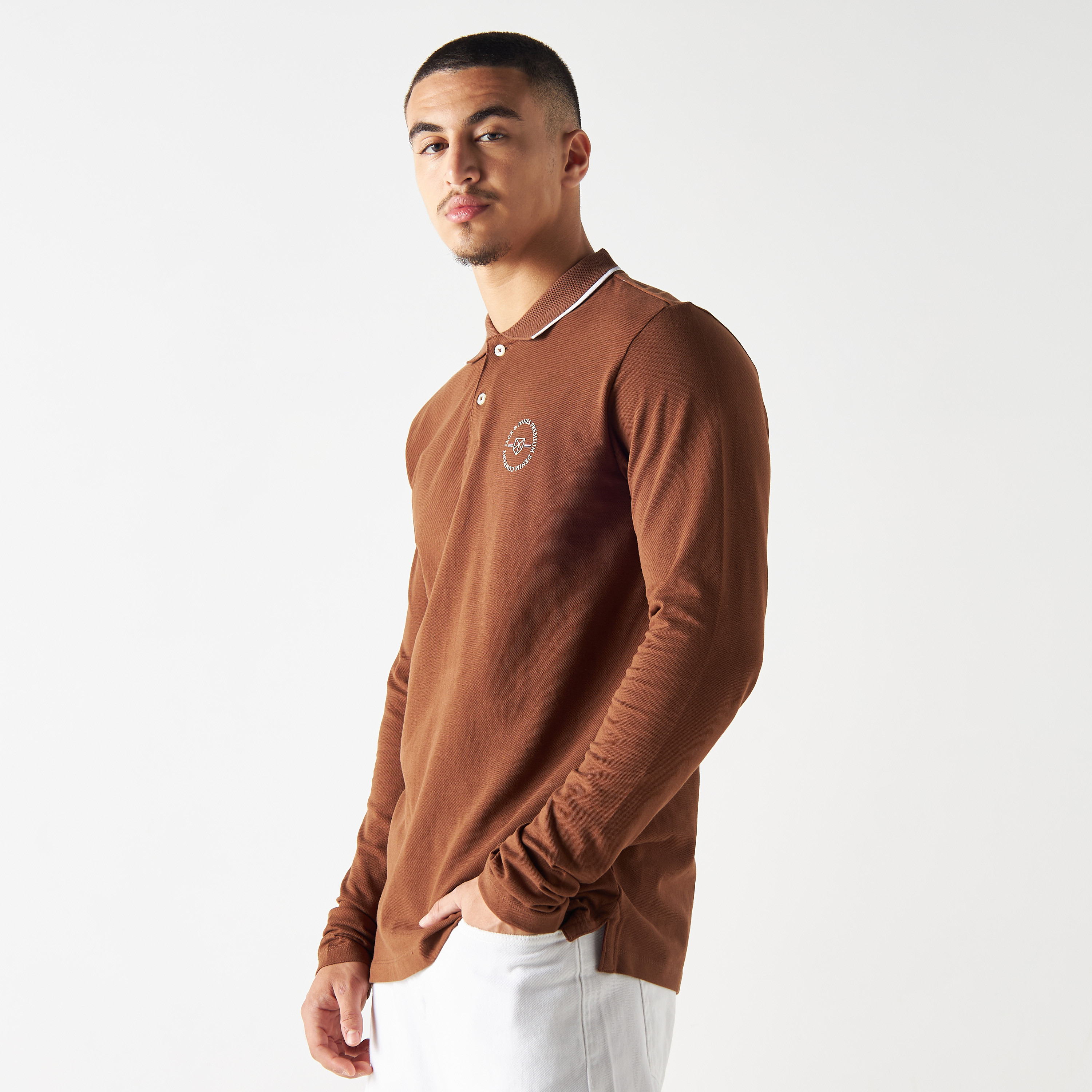 تيشيرت بولو بأكمام قصيرة وطبعات شعار من جاك آند جونز-men-clothing-tshirtsandpolos-polos-image-1
