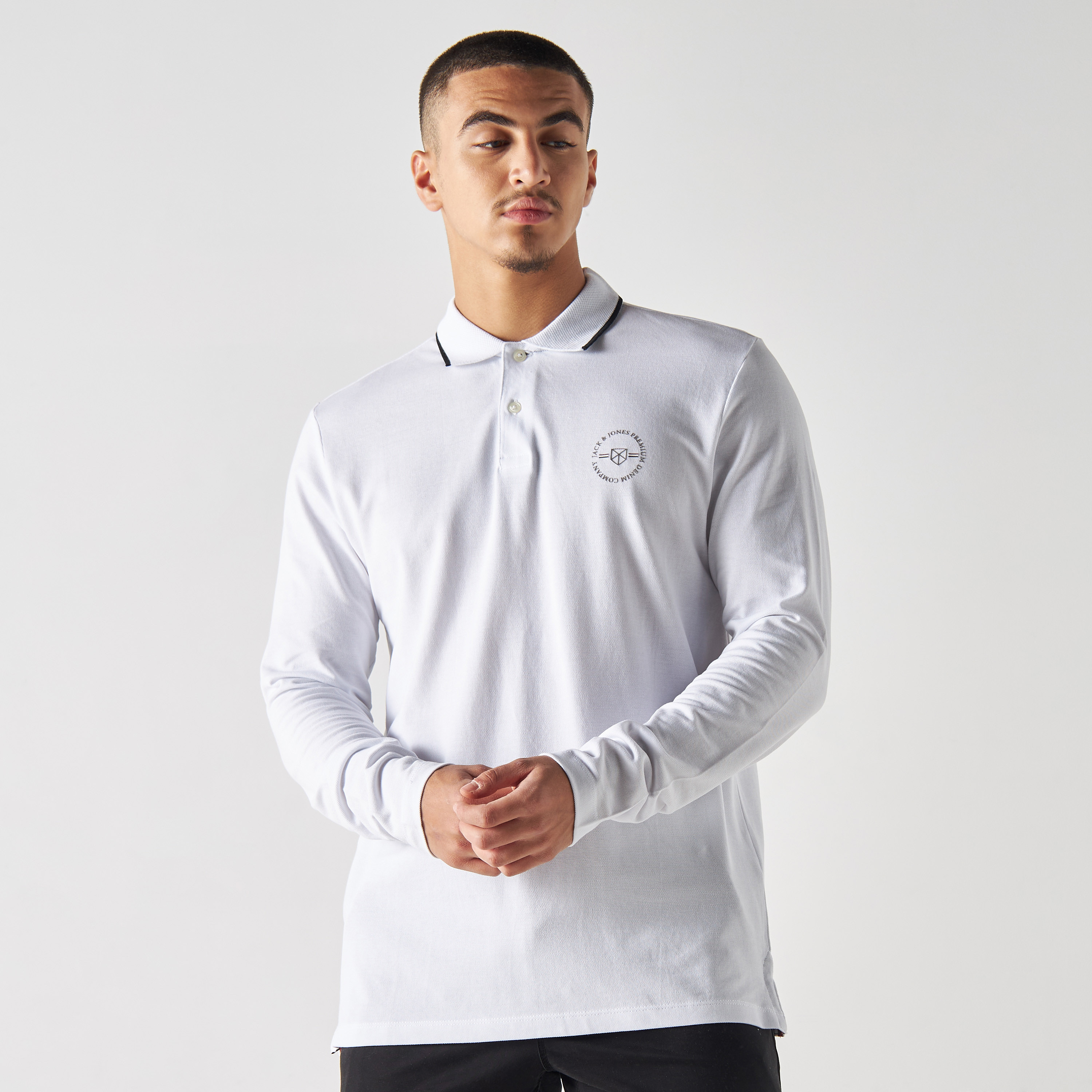 تيشيرت بولو بأكمام قصيرة وطبعات شعار من جاك آند جونز-men-clothing-tshirtsandpolos-polos-image-5