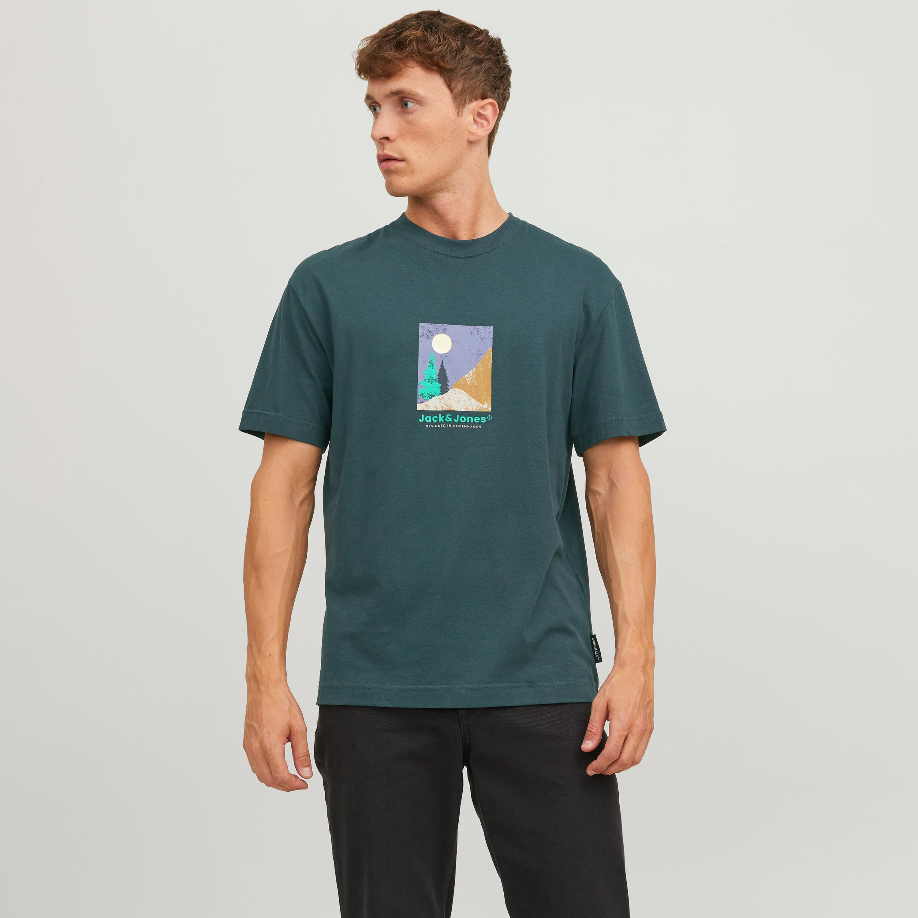 تي شيرت من جاك آند جونز مع جرافيك بأكمام قصيرة و ياقة مستديرة-men-clothing-tshirtsandpolos-tshirts-image-9