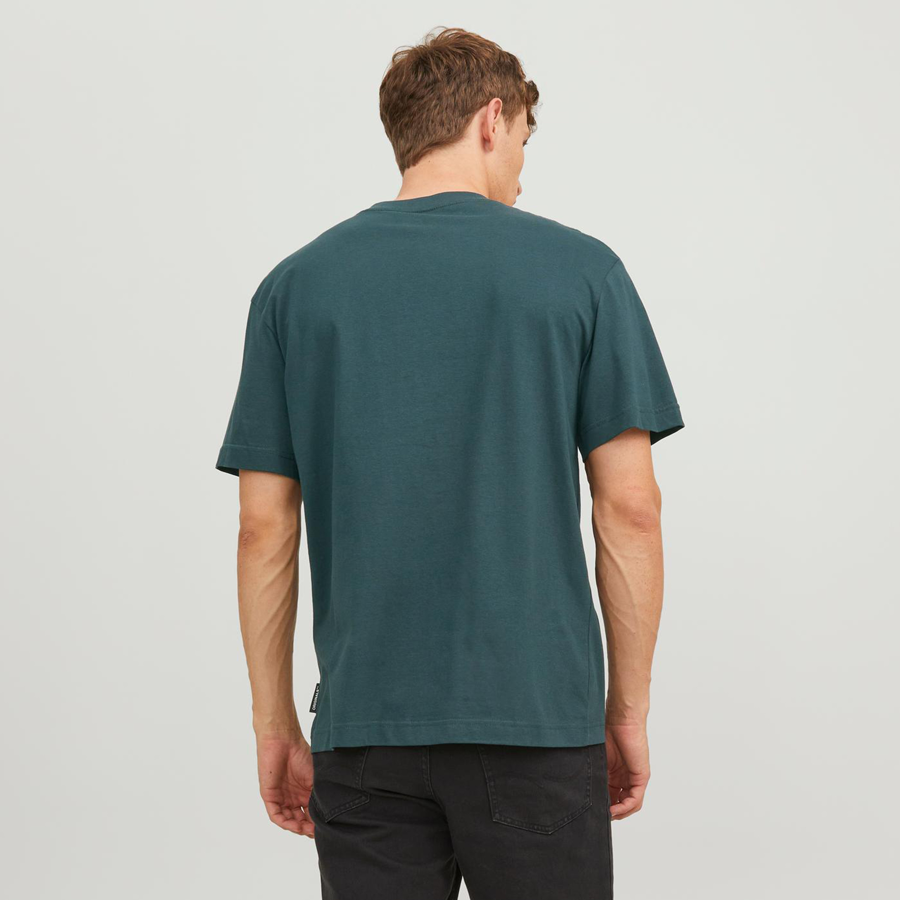 تي شيرت من جاك آند جونز مع جرافيك بأكمام قصيرة و ياقة مستديرة-men-clothing-tshirtsandpolos-tshirts-image-12
