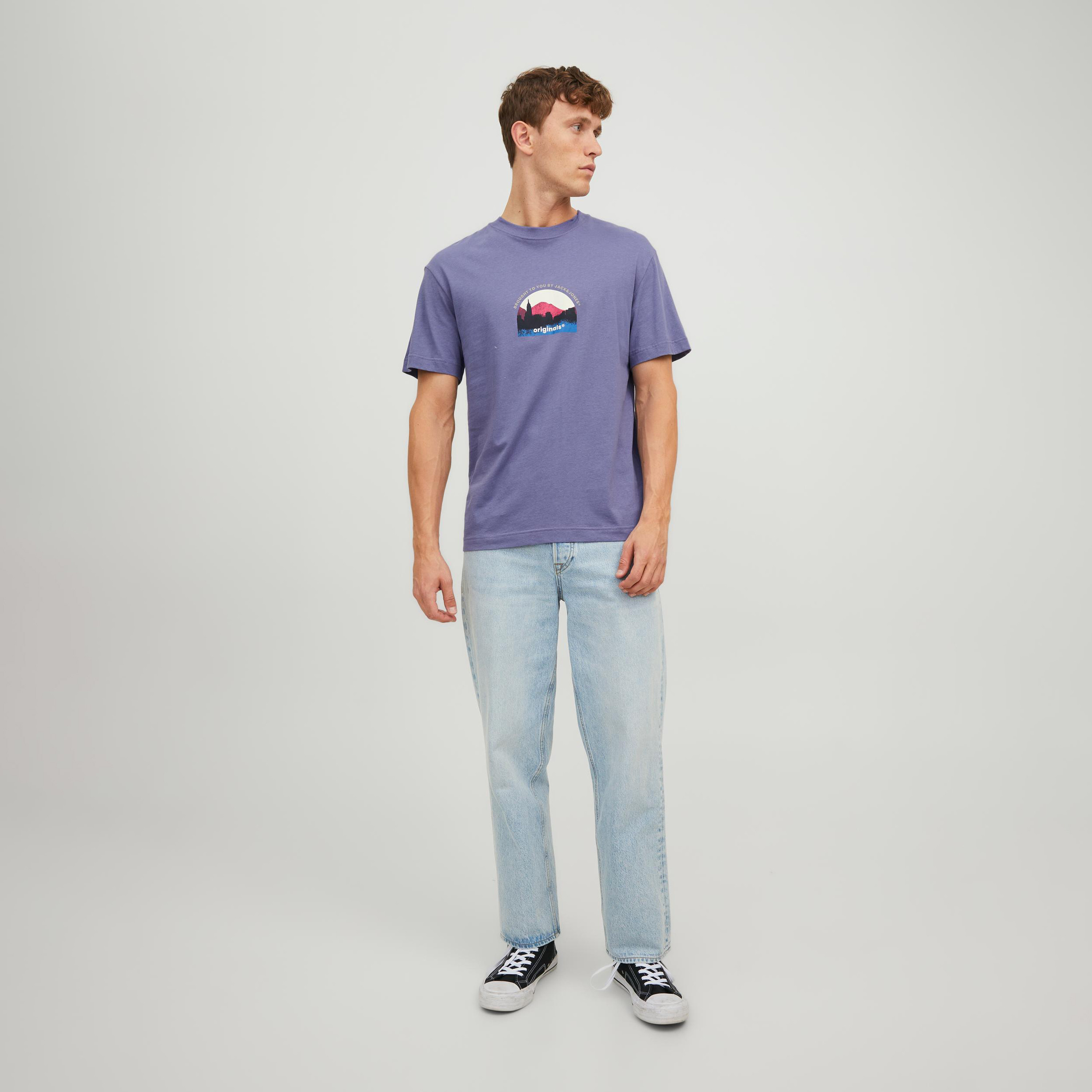تي شيرت من جاك آند جونز مع جرافيك بأكمام قصيرة و ياقة مستديرة-men-clothing-tshirtsandpolos-tshirts-image-14