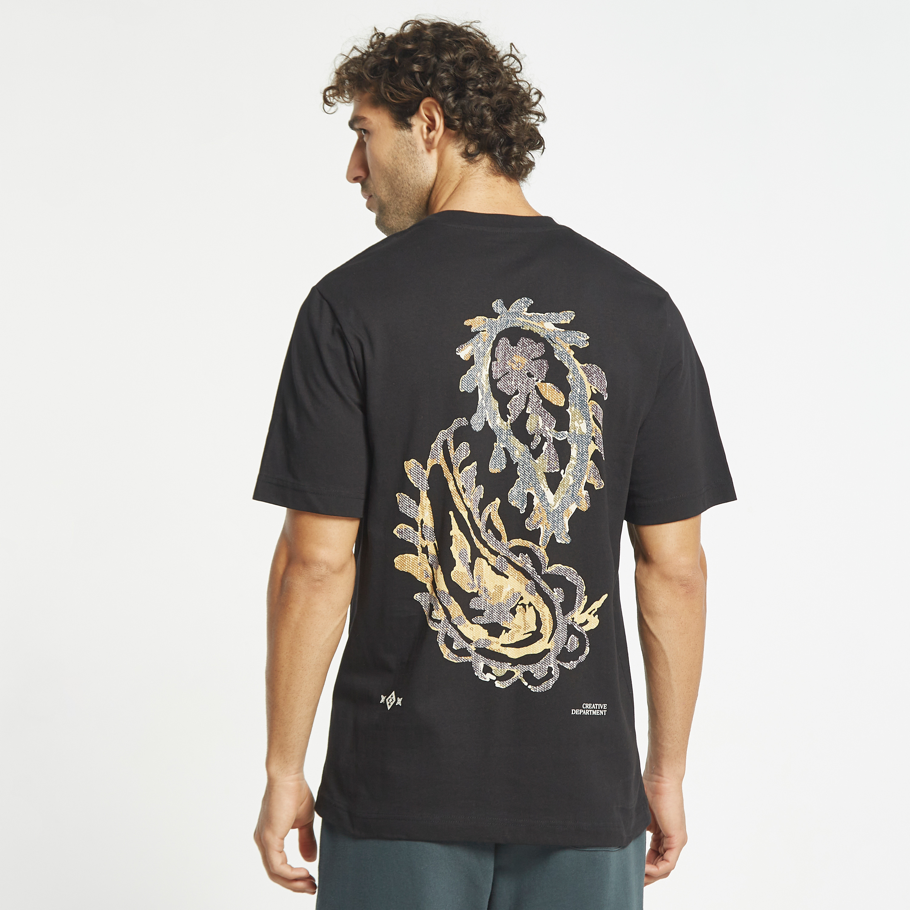  تي شيرت من جاك آند جونز مع مطبوع بأكمام قصيرة و ياقة مستديرة-men-clothing-tshirtsandpolos-tshirts-image-1