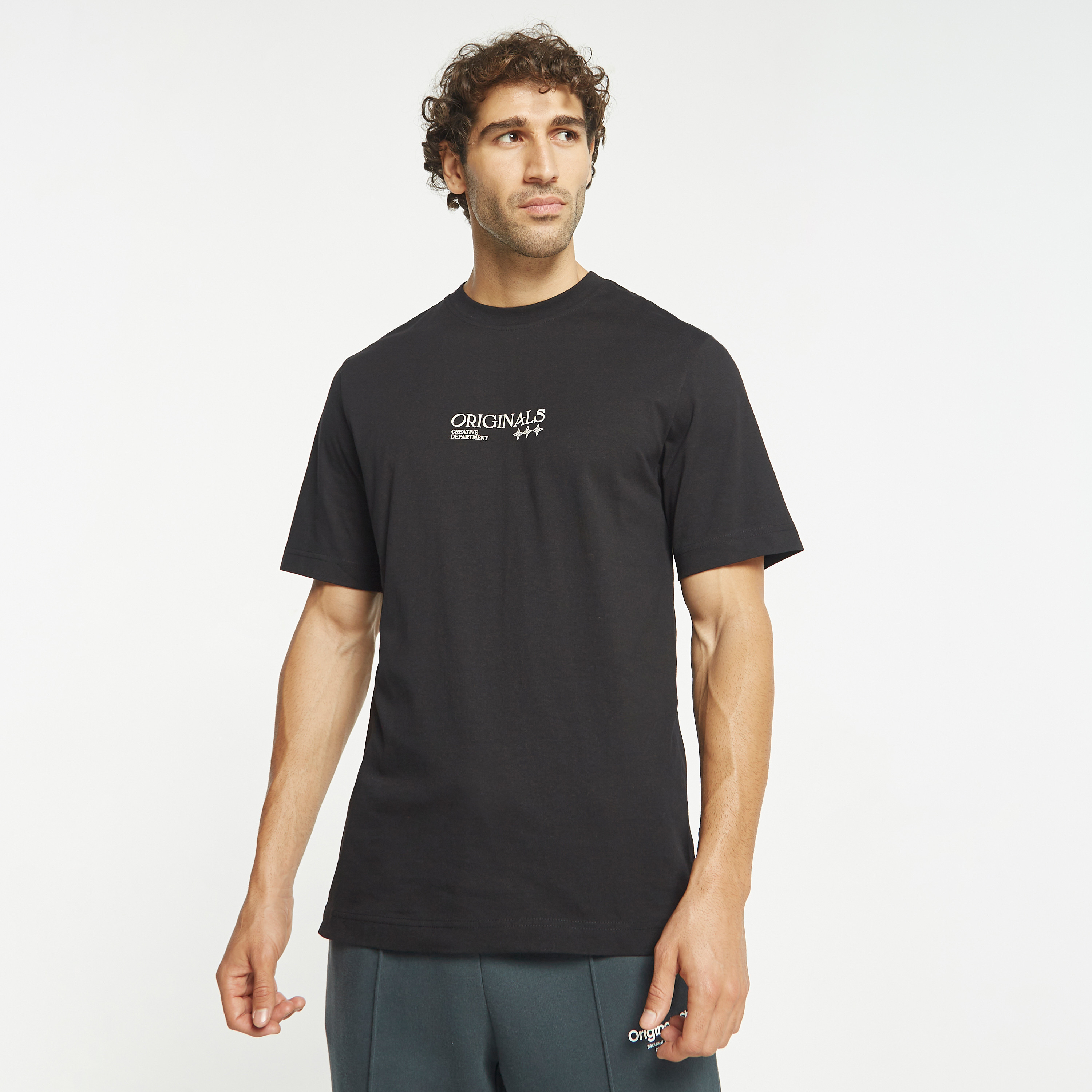  تي شيرت من جاك آند جونز مع مطبوع بأكمام قصيرة و ياقة مستديرة-men-clothing-tshirtsandpolos-tshirts-image-2