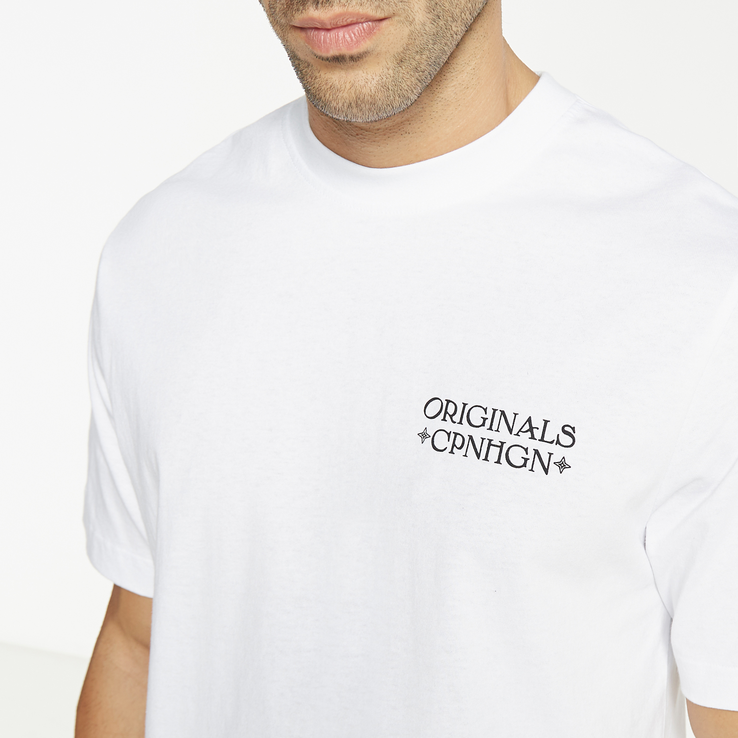  تي شيرت من جاك آند جونز مع مطبوع بأكمام قصيرة و ياقة مستديرة-men-clothing-tshirtsandpolos-tshirts-image-8
