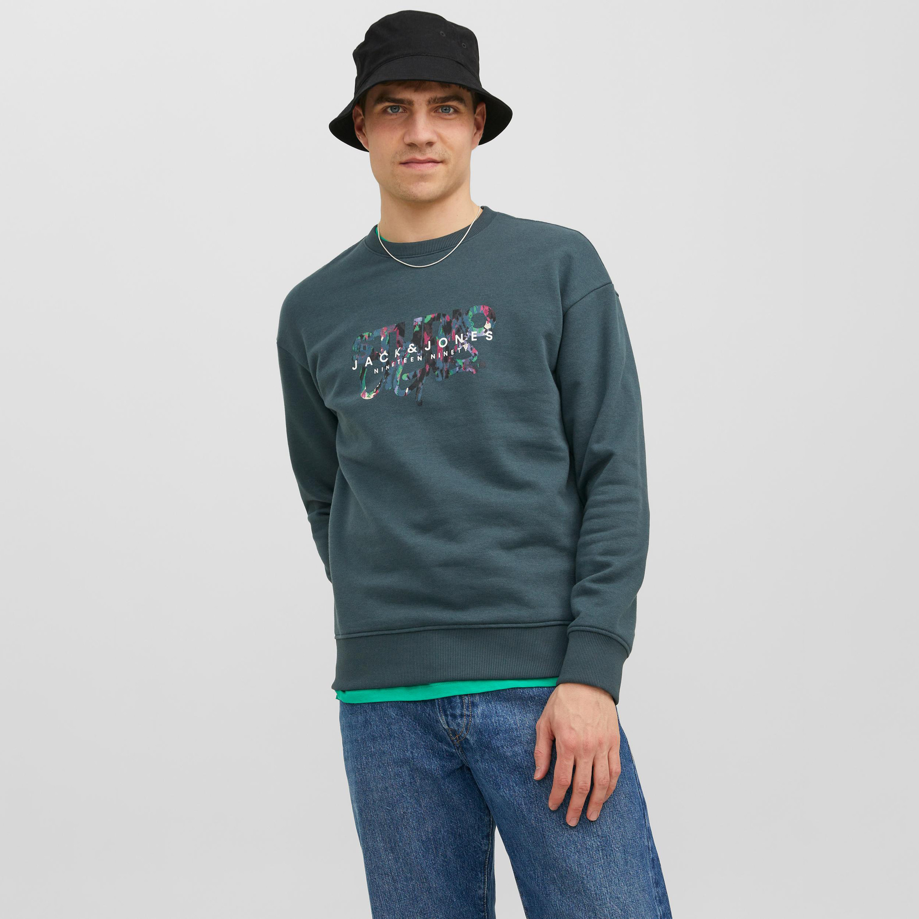 سويت شيرت من جاك آند جونز مع مطبوع بأكمام طويلة وياقة مستديرة-men-winterwear-hoodiesandsweatshirts-image-5