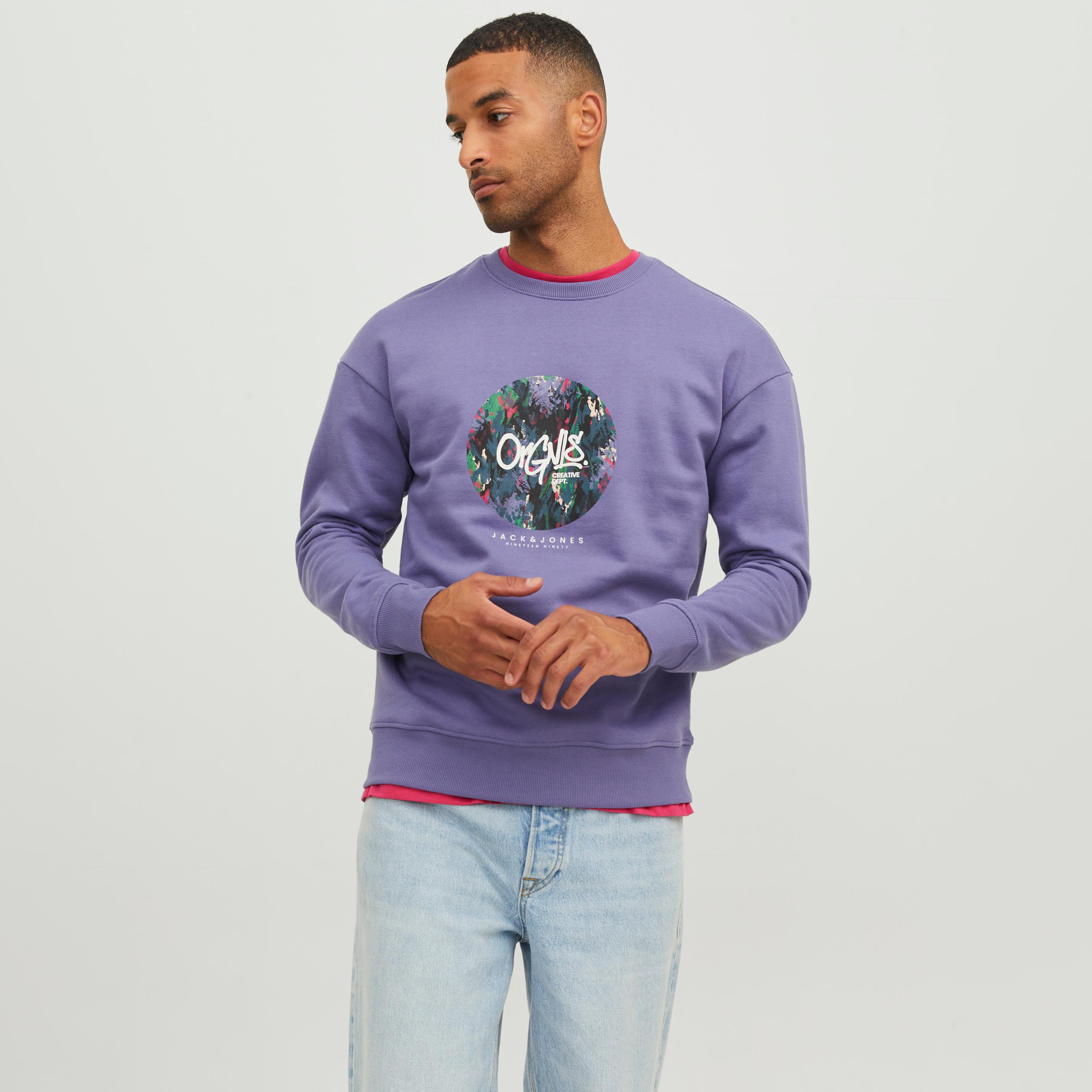 سويت شيرت من جاك آند جونز مع مطبوع بأكمام طويلة وياقة مستديرة-men-winterwear-hoodiesandsweatshirts-image-9