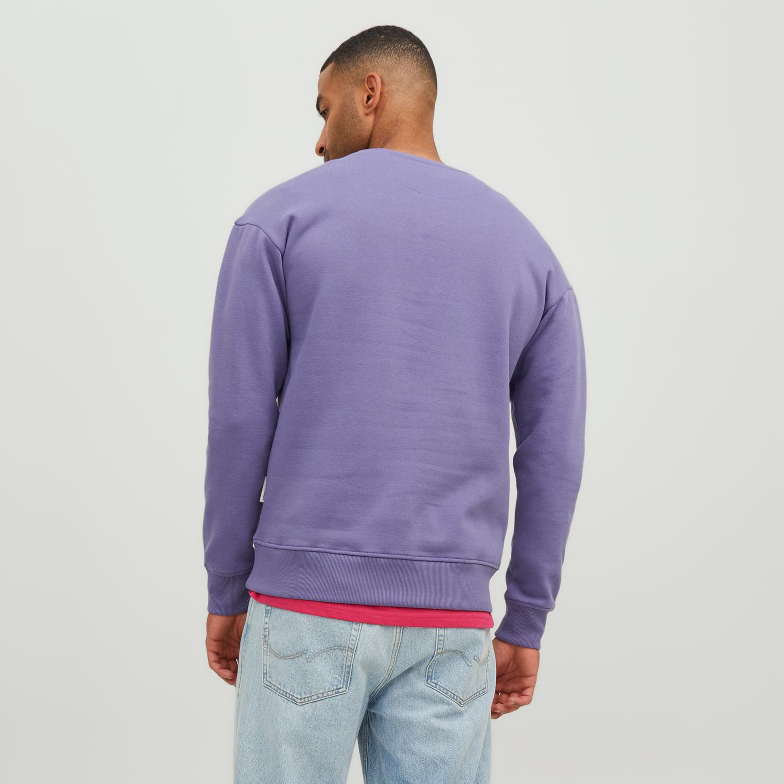 سويت شيرت من جاك آند جونز مع مطبوع بأكمام طويلة وياقة مستديرة-men-winterwear-hoodiesandsweatshirts-image-12