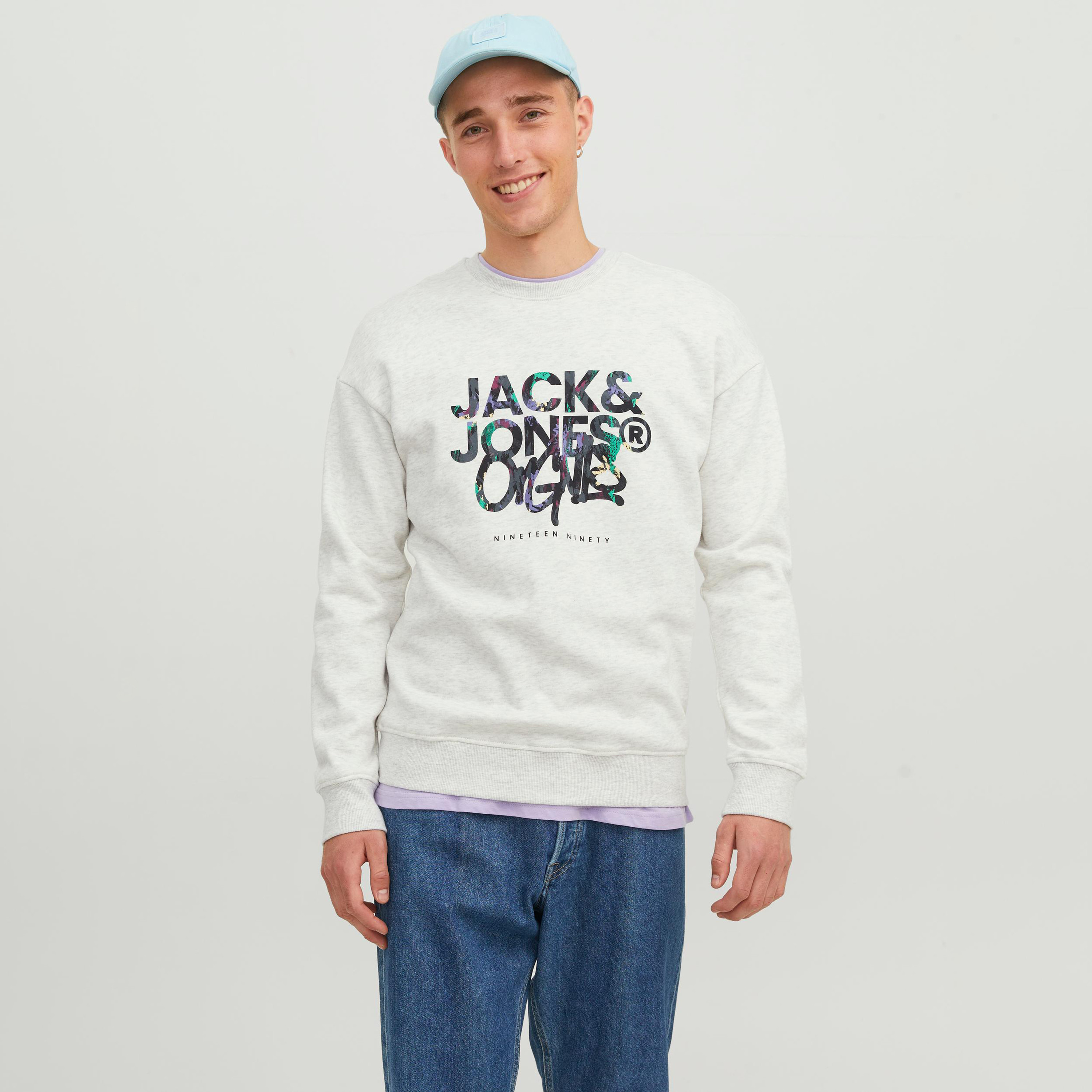 سويت شيرت من جاك آند جونز مع مطبوع بأكمام طويلة وياقة مستديرة-men-winterwear-hoodiesandsweatshirts-image-13