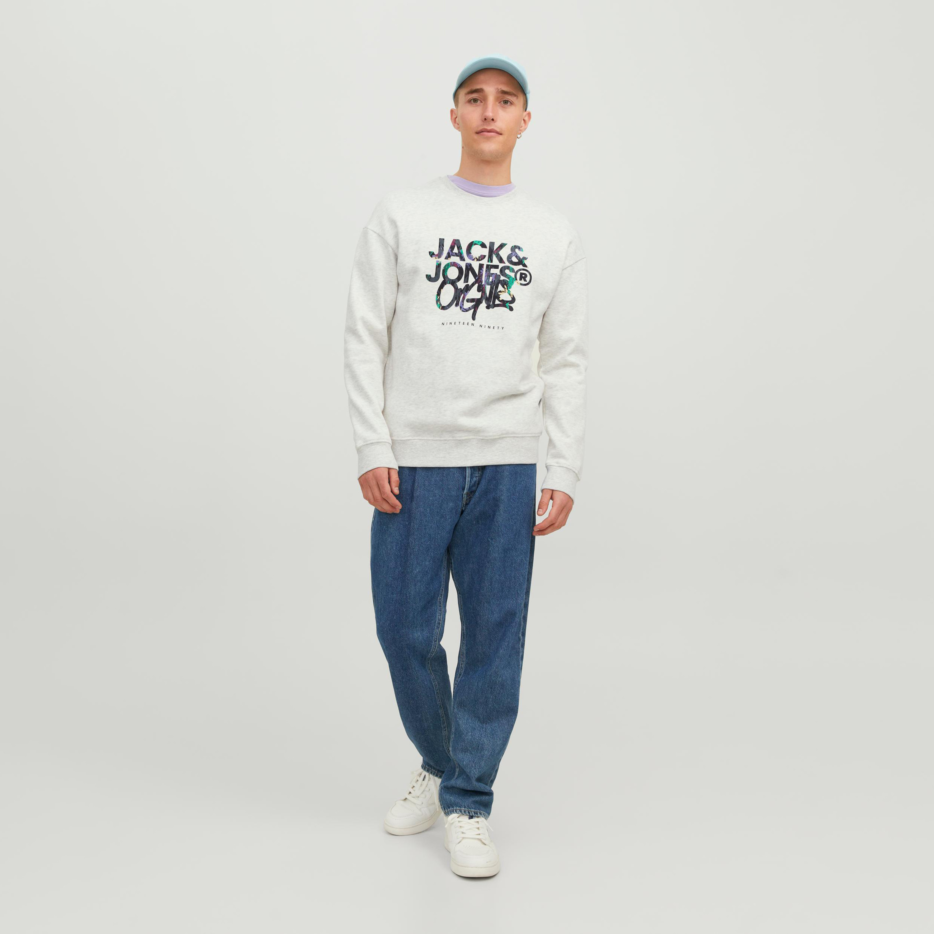 سويت شيرت من جاك آند جونز مع مطبوع بأكمام طويلة وياقة مستديرة-men-winterwear-hoodiesandsweatshirts-image-14
