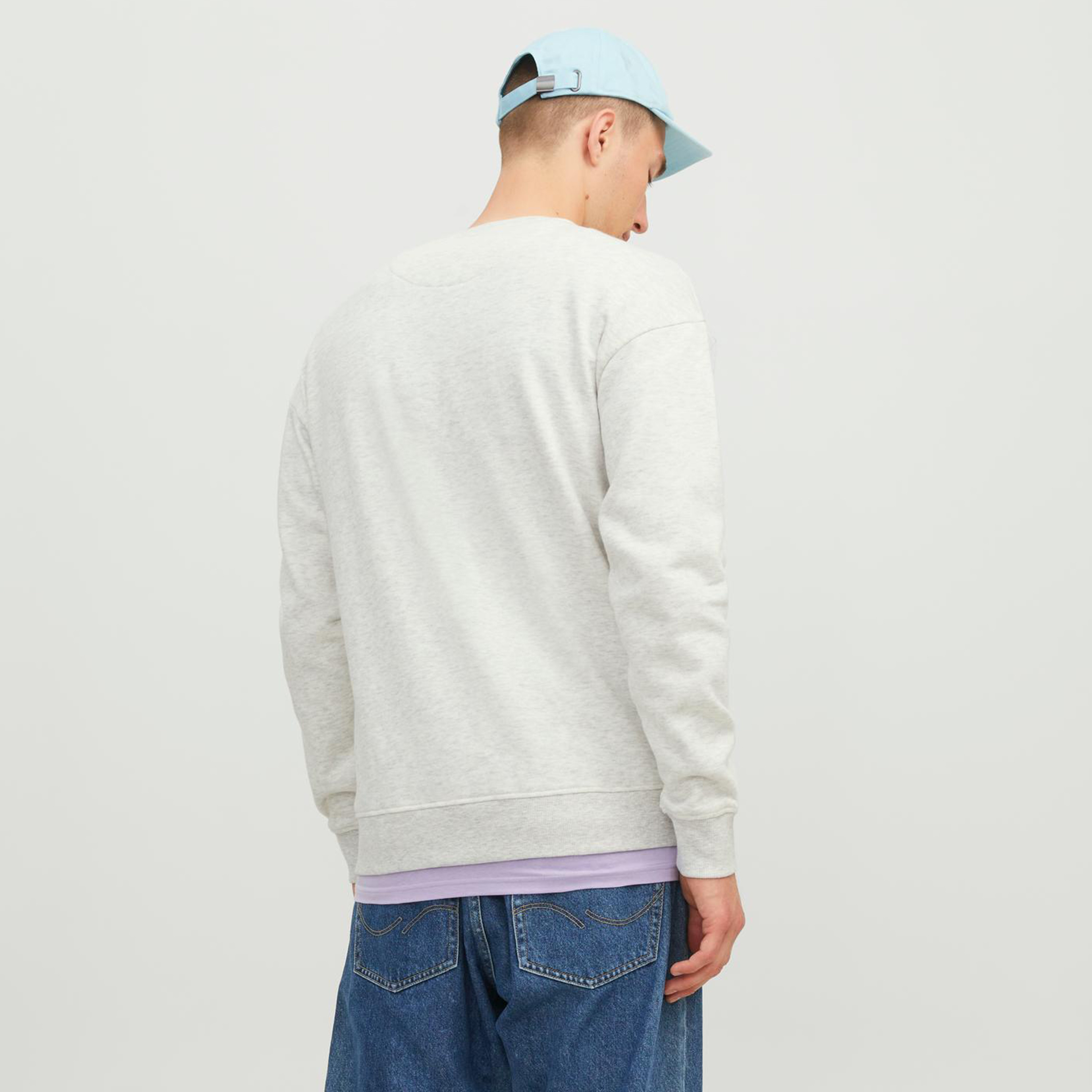 سويت شيرت من جاك آند جونز مع مطبوع بأكمام طويلة وياقة مستديرة-men-winterwear-hoodiesandsweatshirts-image-16