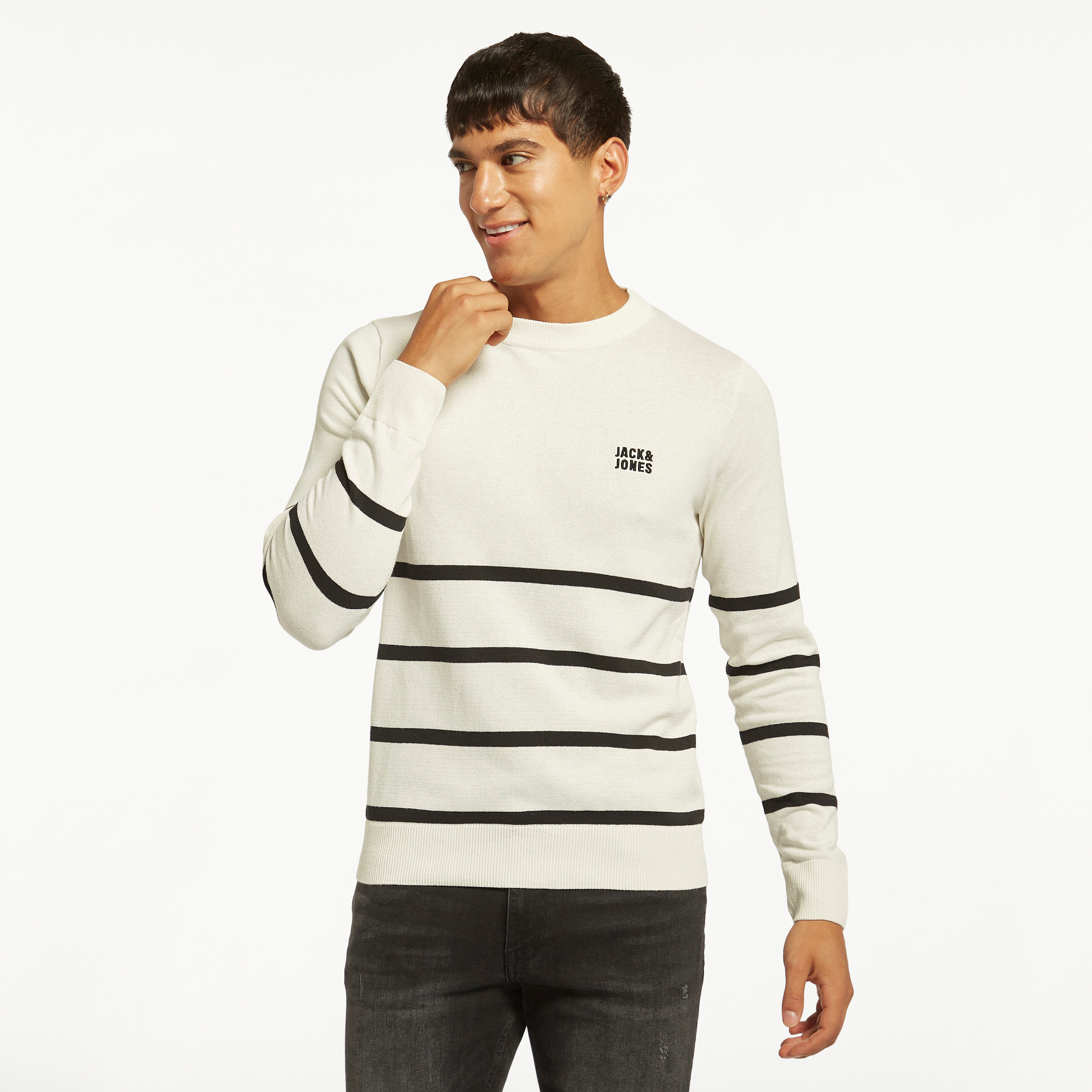  قبعة مخطط من جاك آند جونز بأكمام طويلة وياقة مستديرة بوجو-men-clothing-sweatersandpullovers-image-10