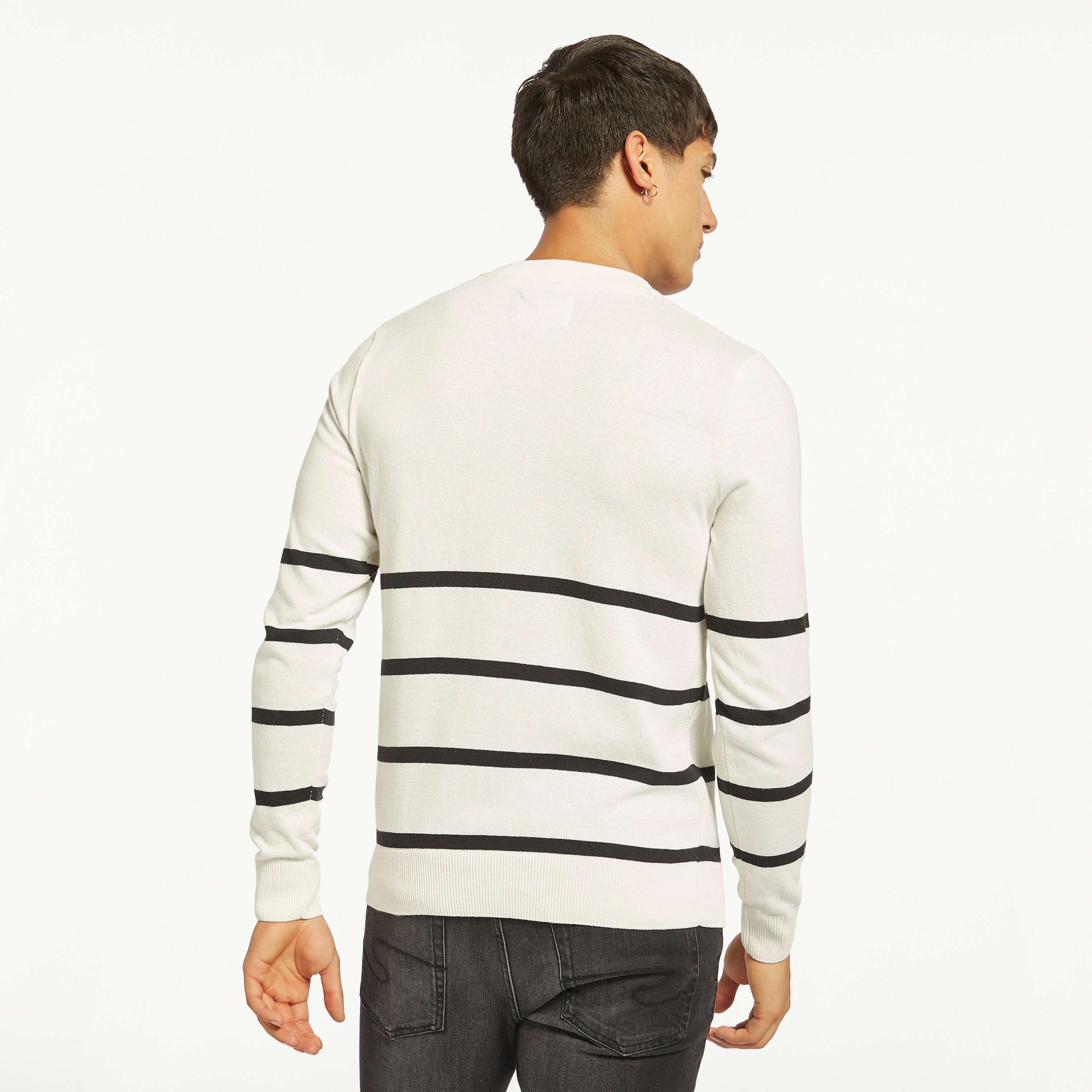  قبعة مخطط من جاك آند جونز بأكمام طويلة وياقة مستديرة بوجو-men-clothing-sweatersandpullovers-image-11
