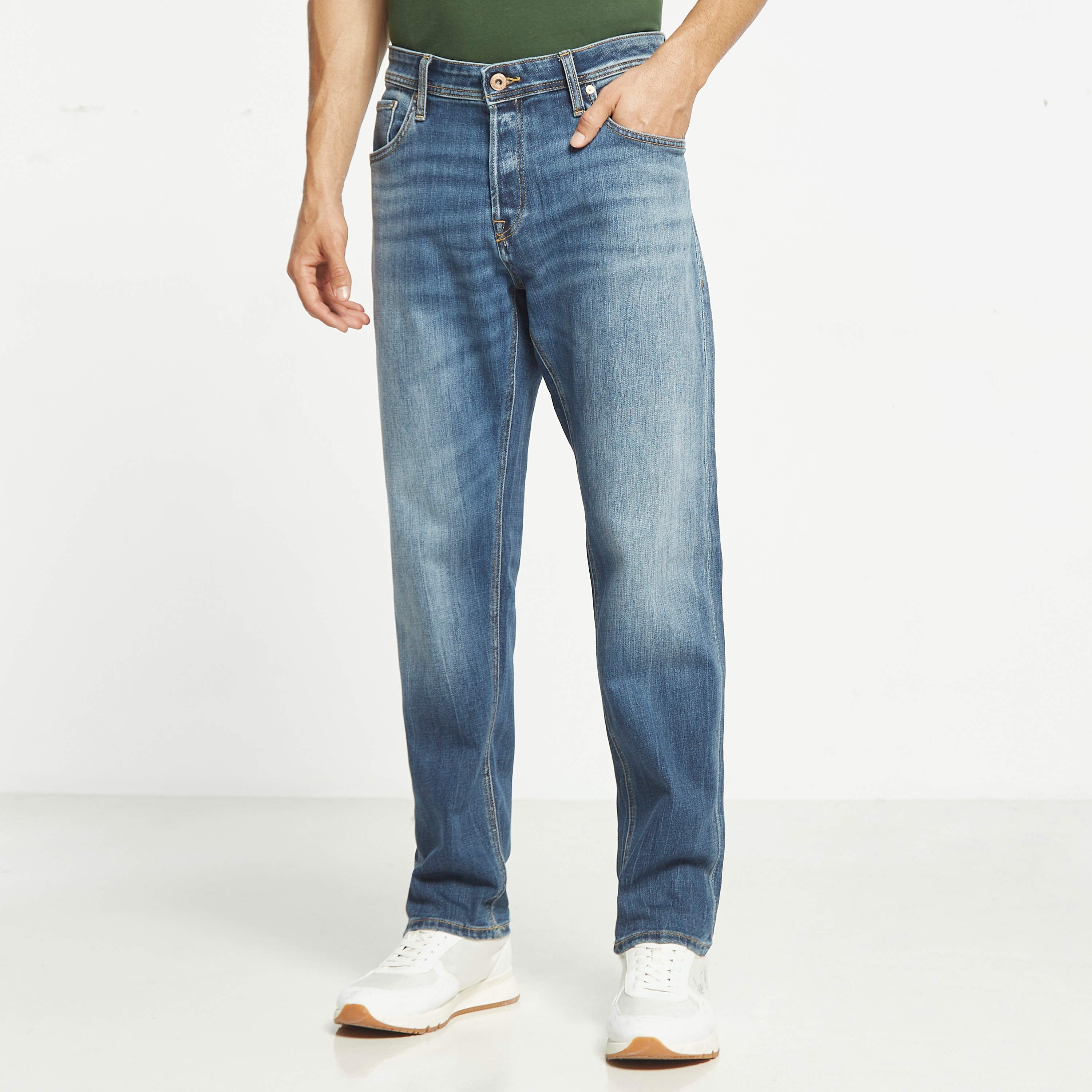  بنطال جينز مزين بجيب من جاك آند جونز بخصر متوسط الارتفاع مع مدبب-men-clothing-bottoms-jeans-image-1