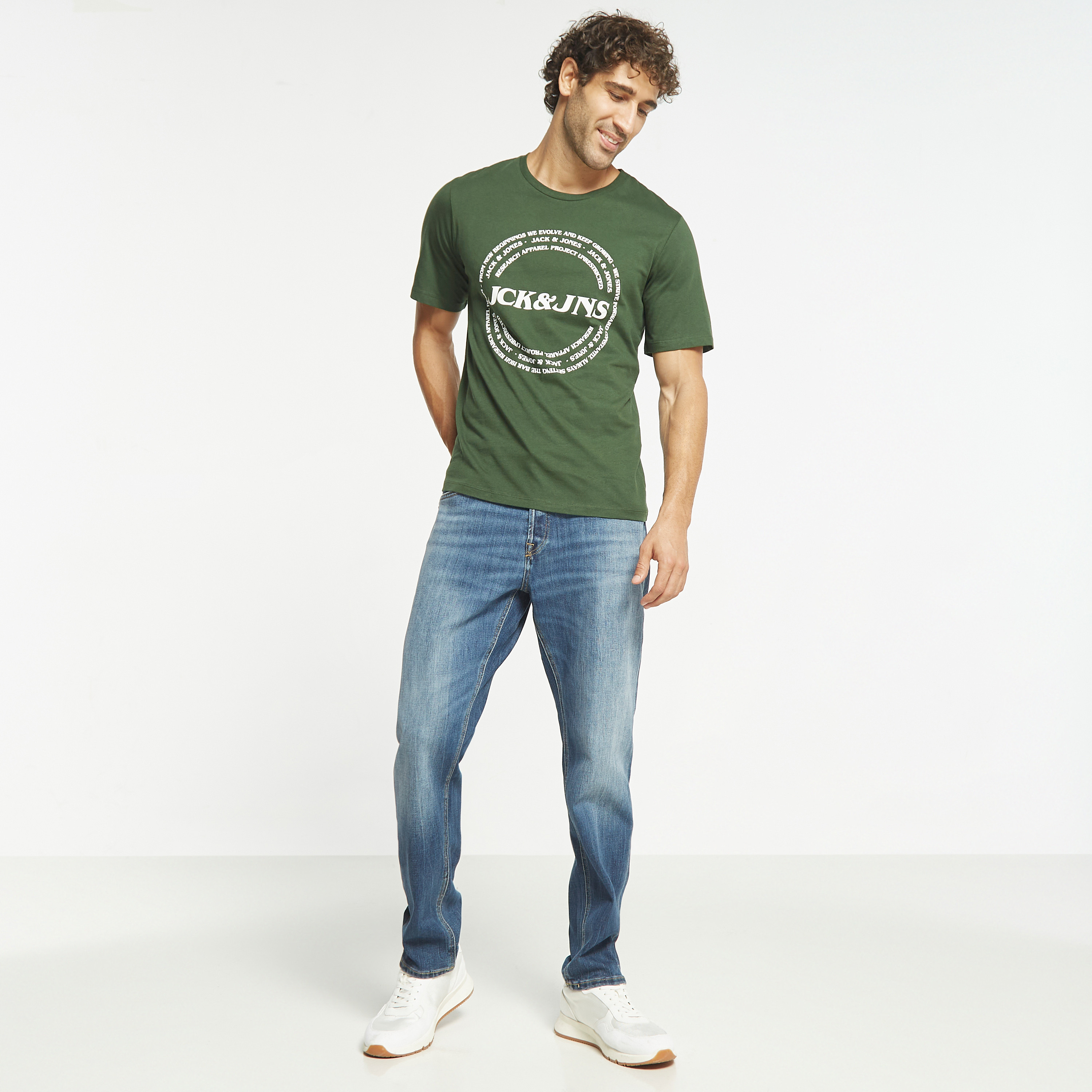  بنطال جينز مزين بجيب من جاك آند جونز بخصر متوسط الارتفاع مع مدبب-men-clothing-bottoms-jeans-image-2