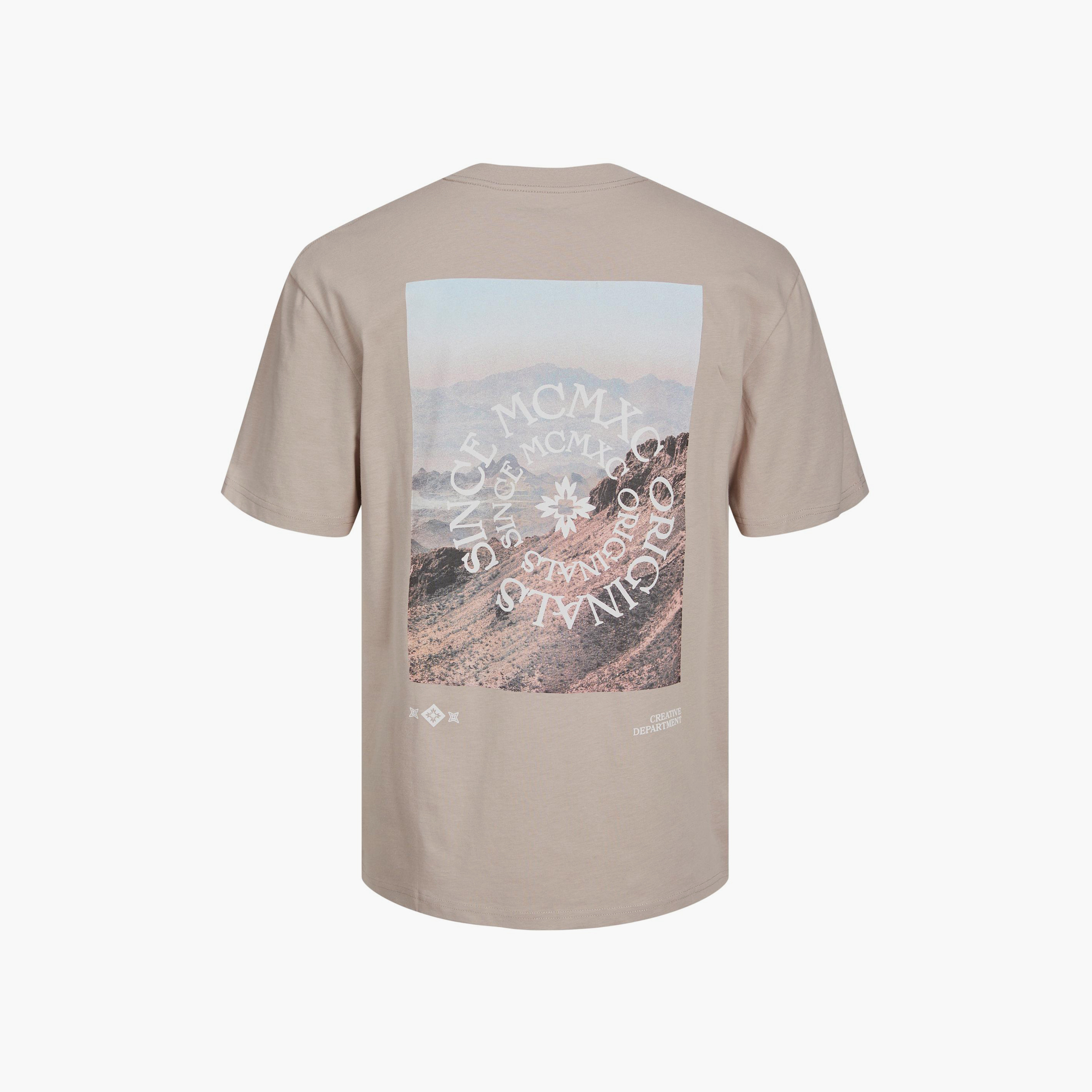  تي شيرت من جاك آند جونز مع جرافيك بأكمام قصيرة و ياقة مستديرة-men-clothing-tshirtsandpolos-tshirts-image-2