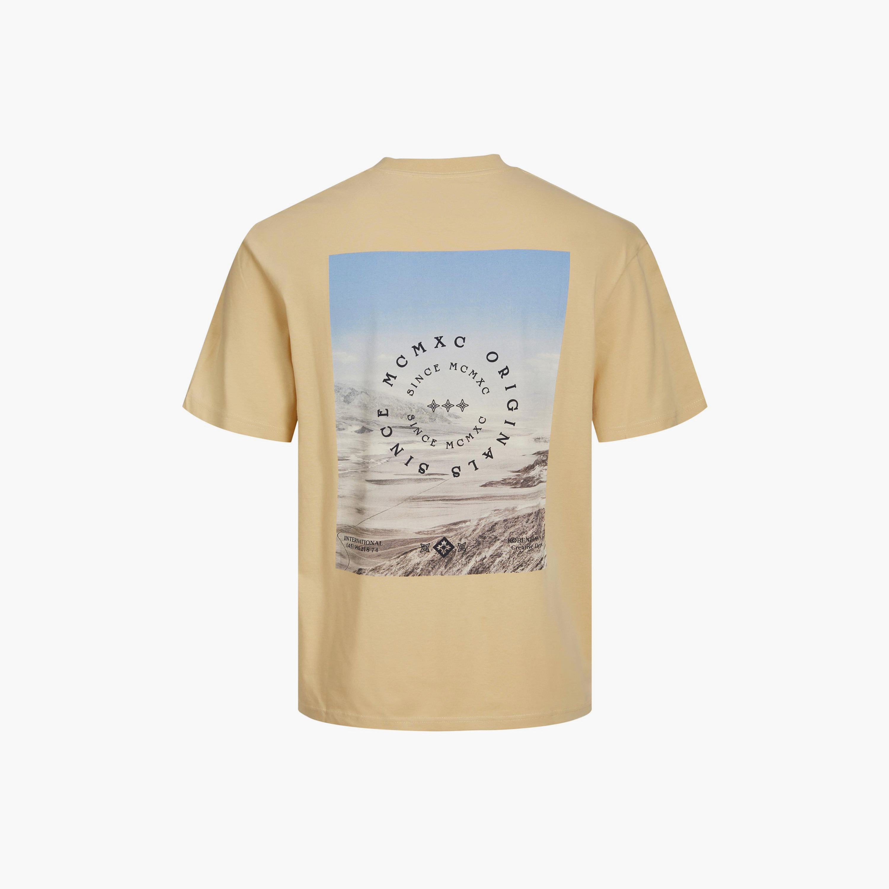  تي شيرت من جاك آند جونز مع جرافيك بأكمام قصيرة و ياقة مستديرة-men-clothing-tshirtsandpolos-tshirts-image-6