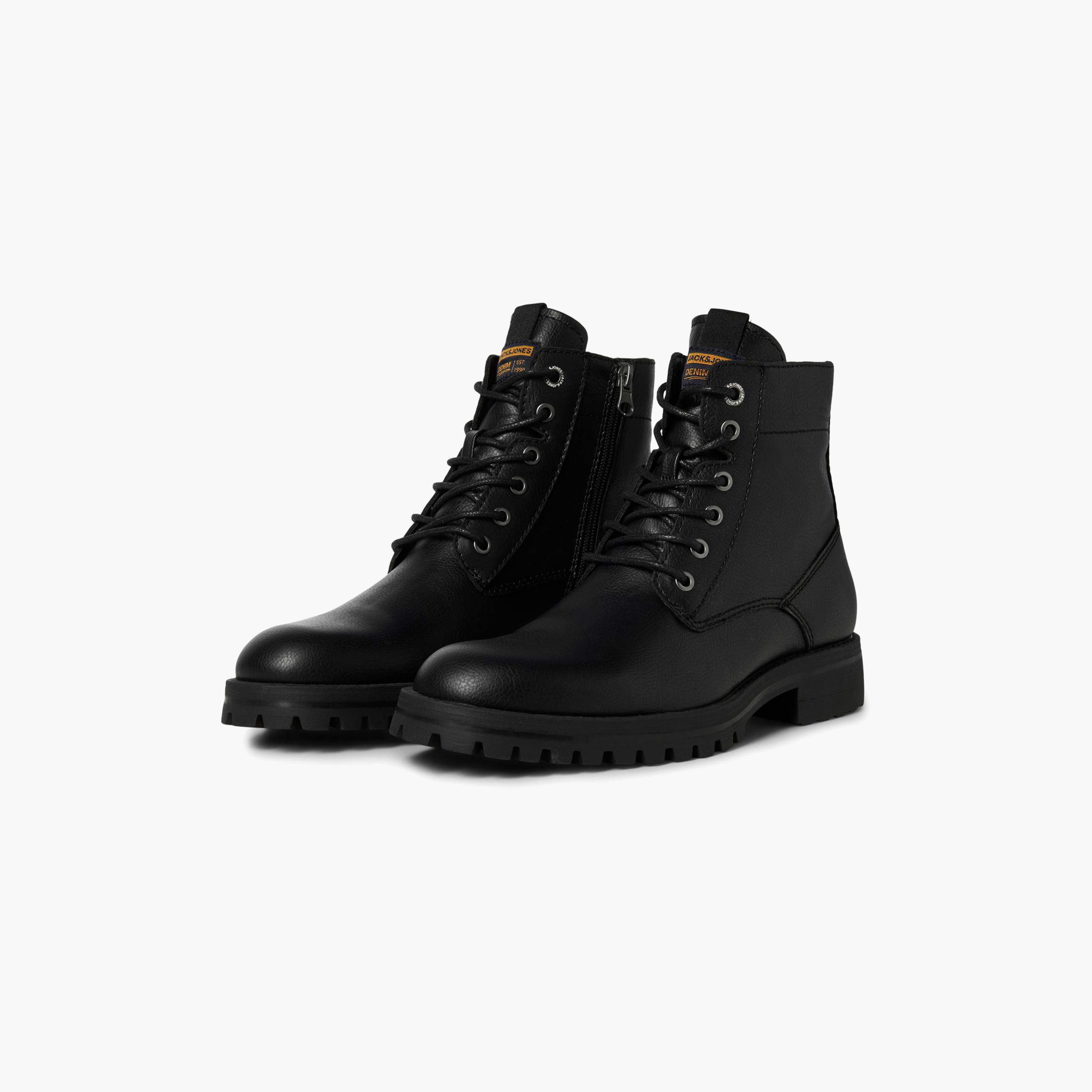 حذاء جاك آند جونز بمقدمة مستديرة ورباط علوي مرتفع  | 12243413-men-shoes-boots-image-1
