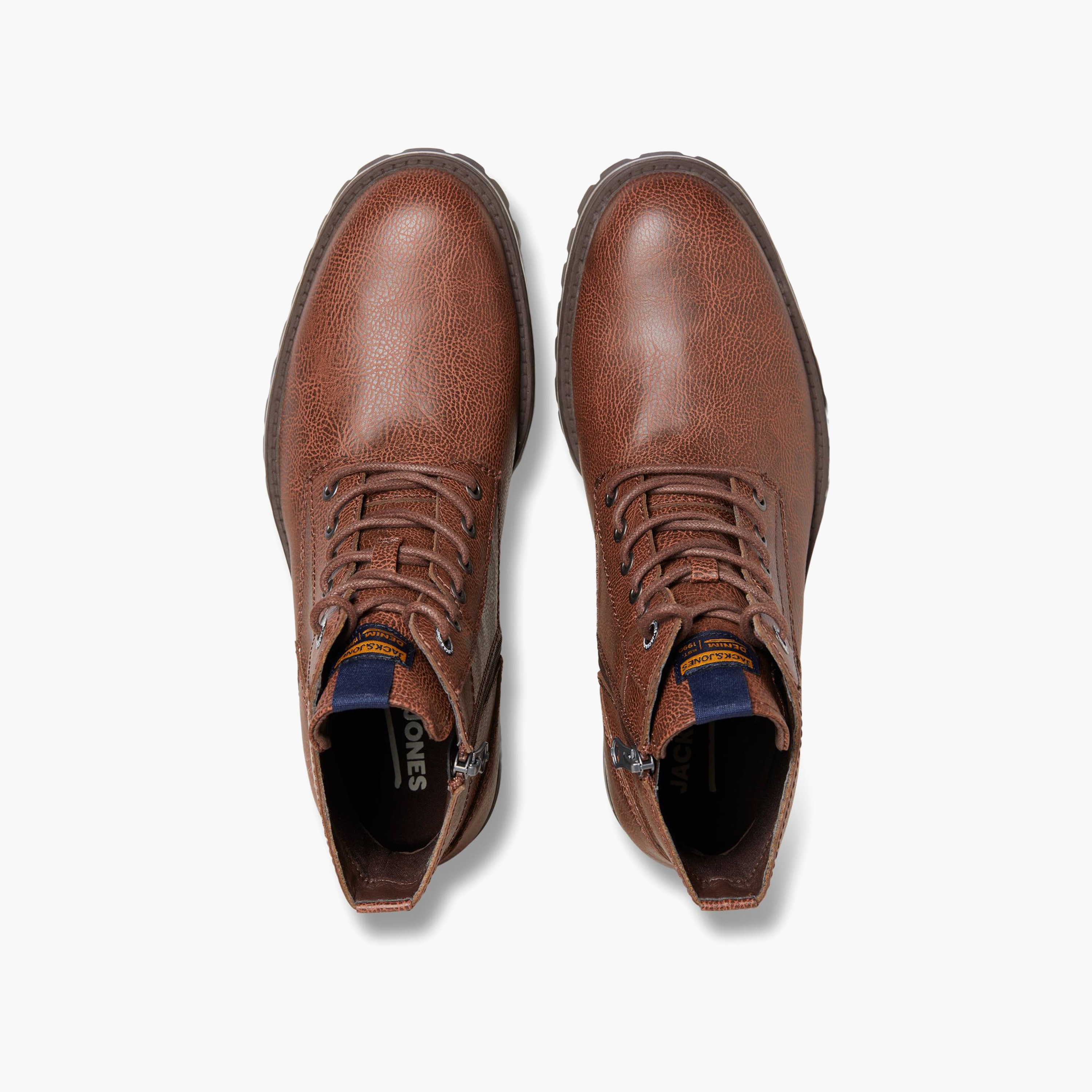 حذاء جاك آند جونز بمقدمة مستديرة ورباط علوي مرتفع  | 12243413-men-shoes-boots-image-7