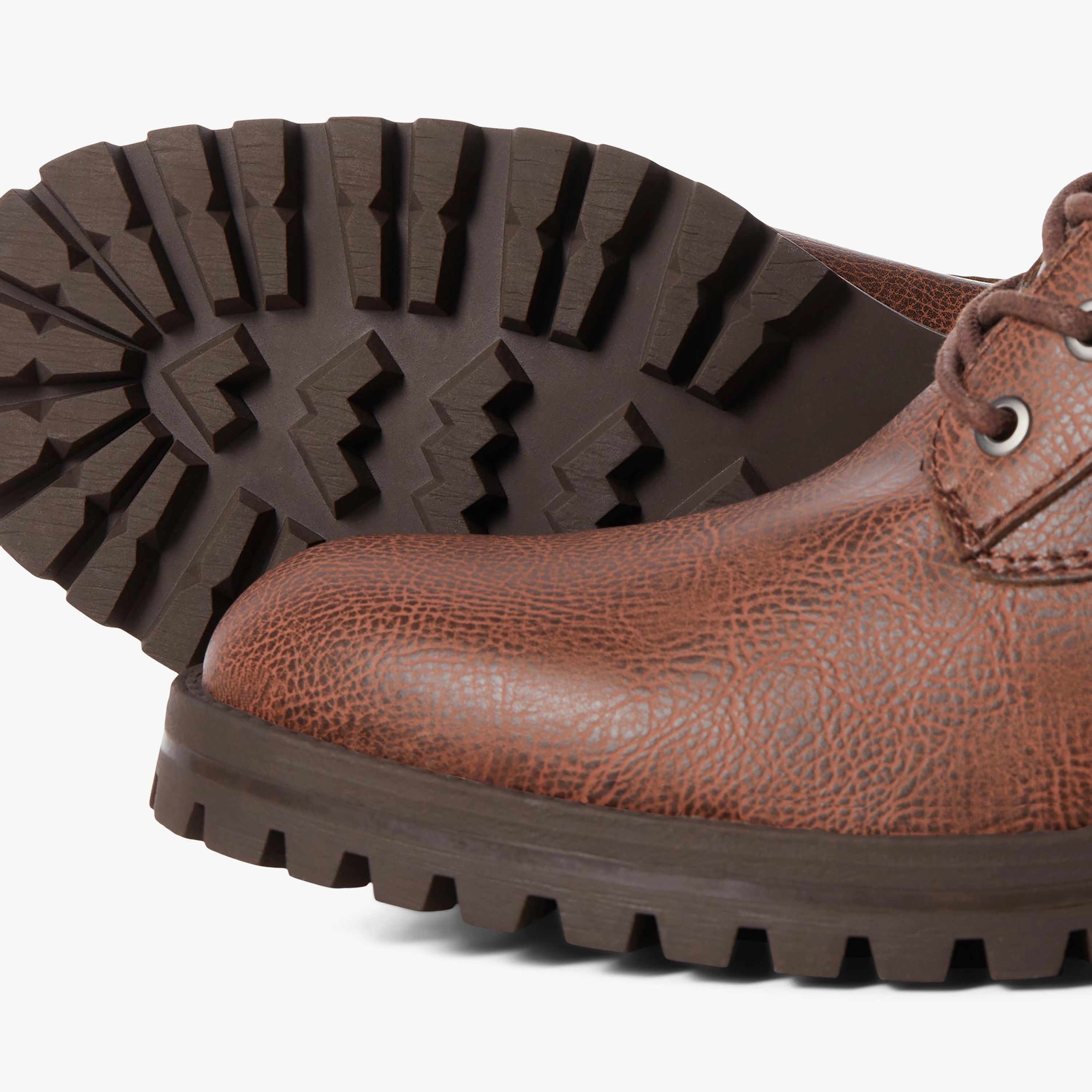 حذاء جاك آند جونز بمقدمة مستديرة ورباط علوي مرتفع  | 12243413-men-shoes-boots-image-8