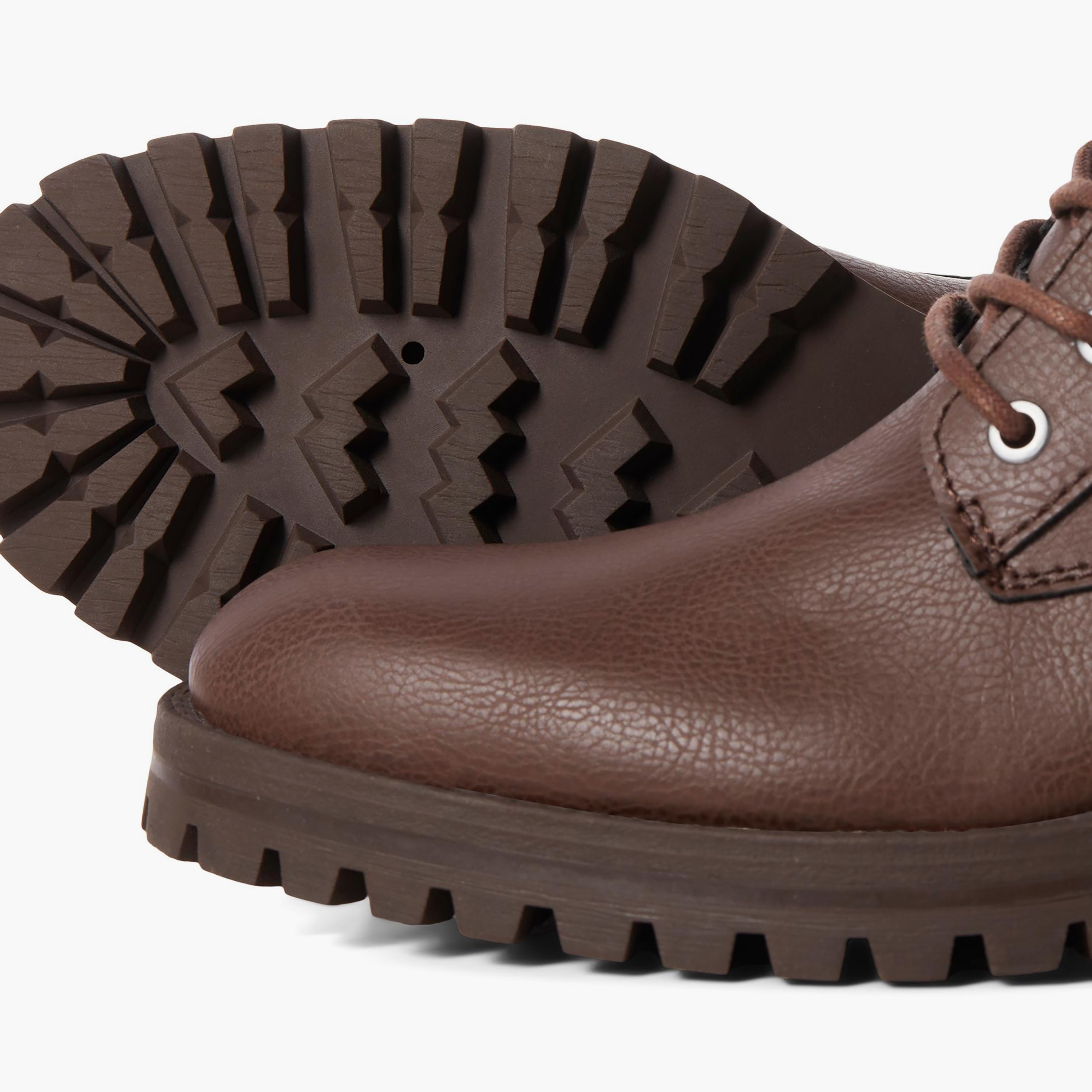حذاء جاك آند جونز بمقدمة مستديرة ورباط علوي مرتفع  | 12243413-men-shoes-boots-image-12