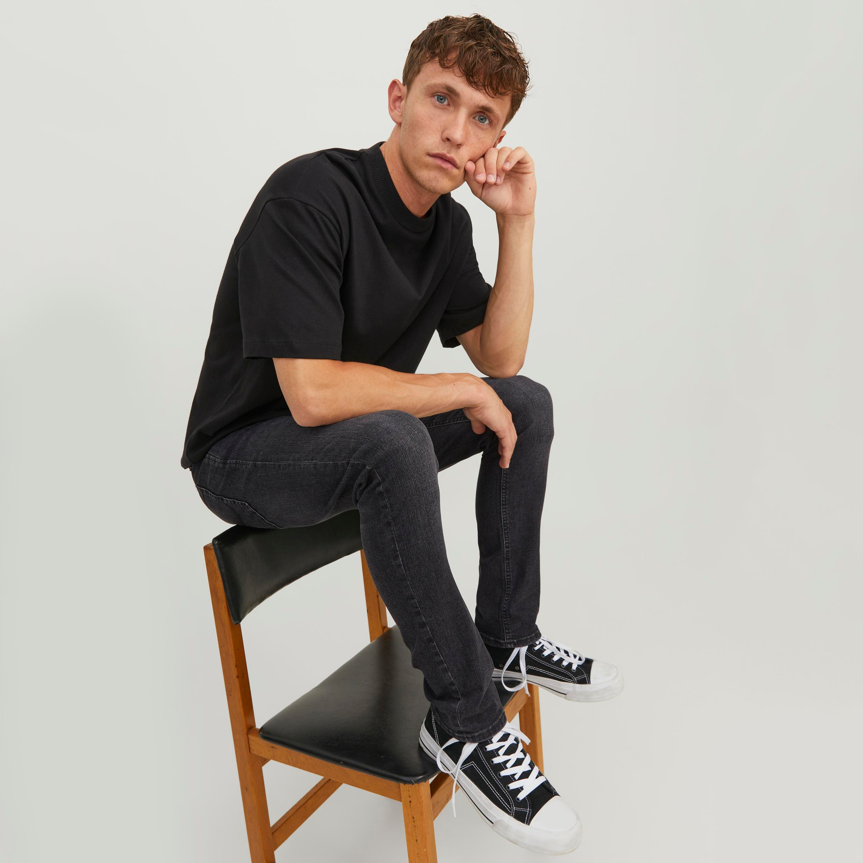 Jack & Jones Grey Slim Fit Low-Rise Classic Five-Pocket Jeans-men-clothing-bottoms-jeans-image-5