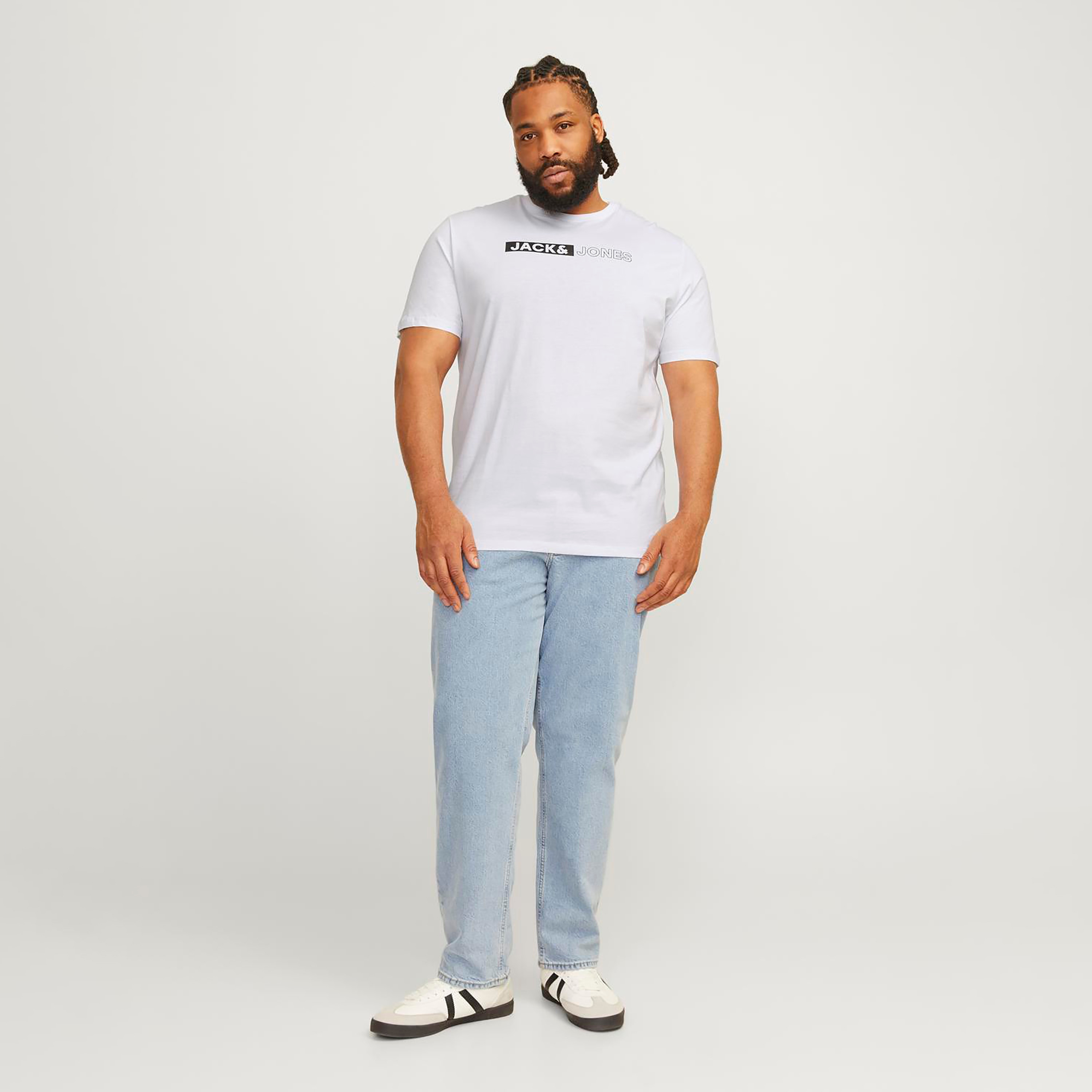 تيشيرت ذو شعار مقاس كبير وأكمام قصيرة ورقبة دائرية من جاك آند جونز-men-clothing-tshirtsandpolos-tshirts-image-10
