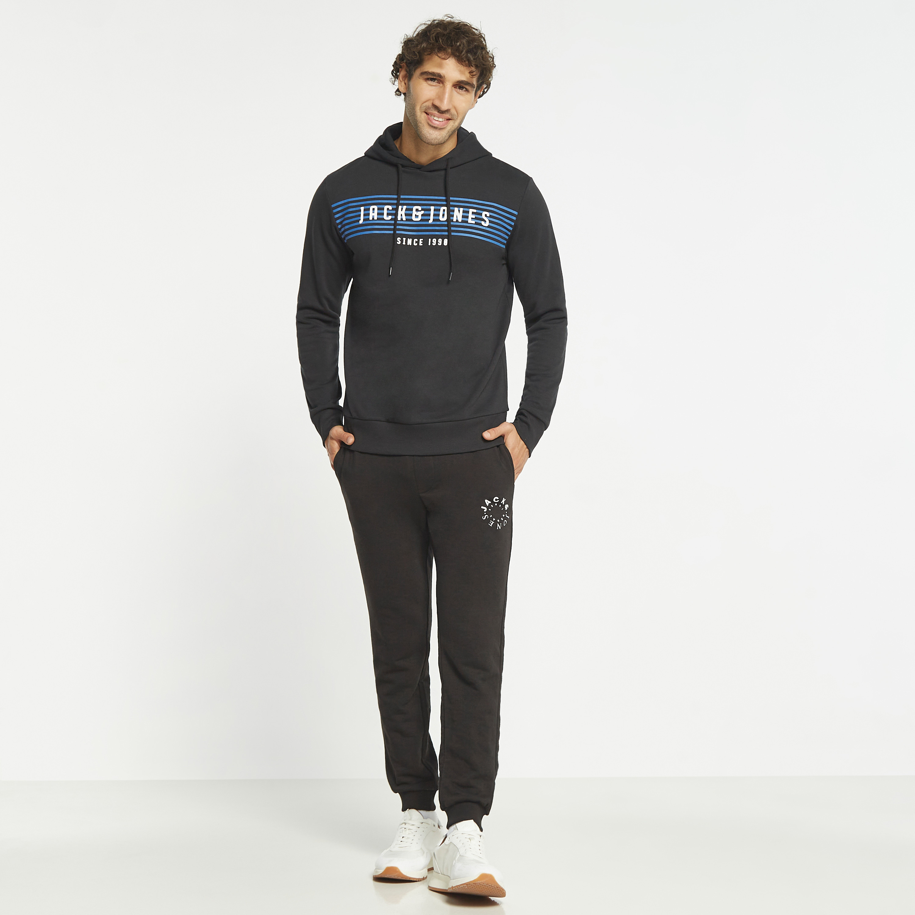  هودي جاك آند جونز مع شعار بأكمام طويلة-men-winterwear-hoodiesandsweatshirts-image-2