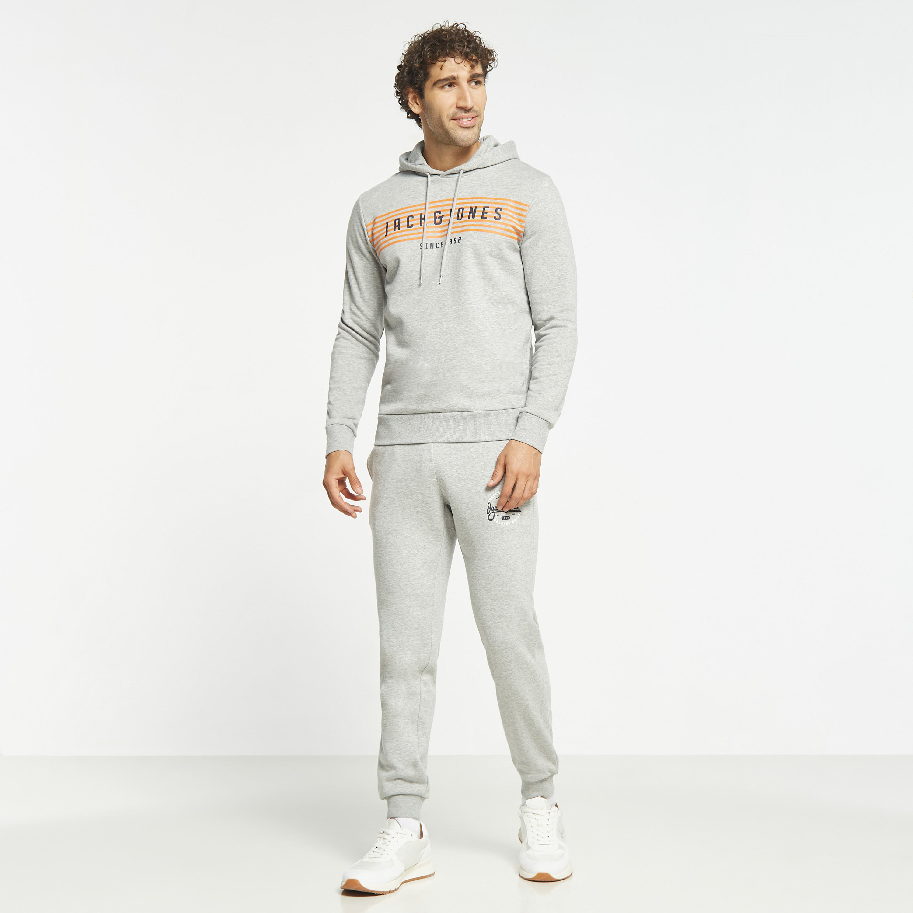  هودي جاك آند جونز مع شعار بأكمام طويلة-men-winterwear-hoodiesandsweatshirts-image-11
