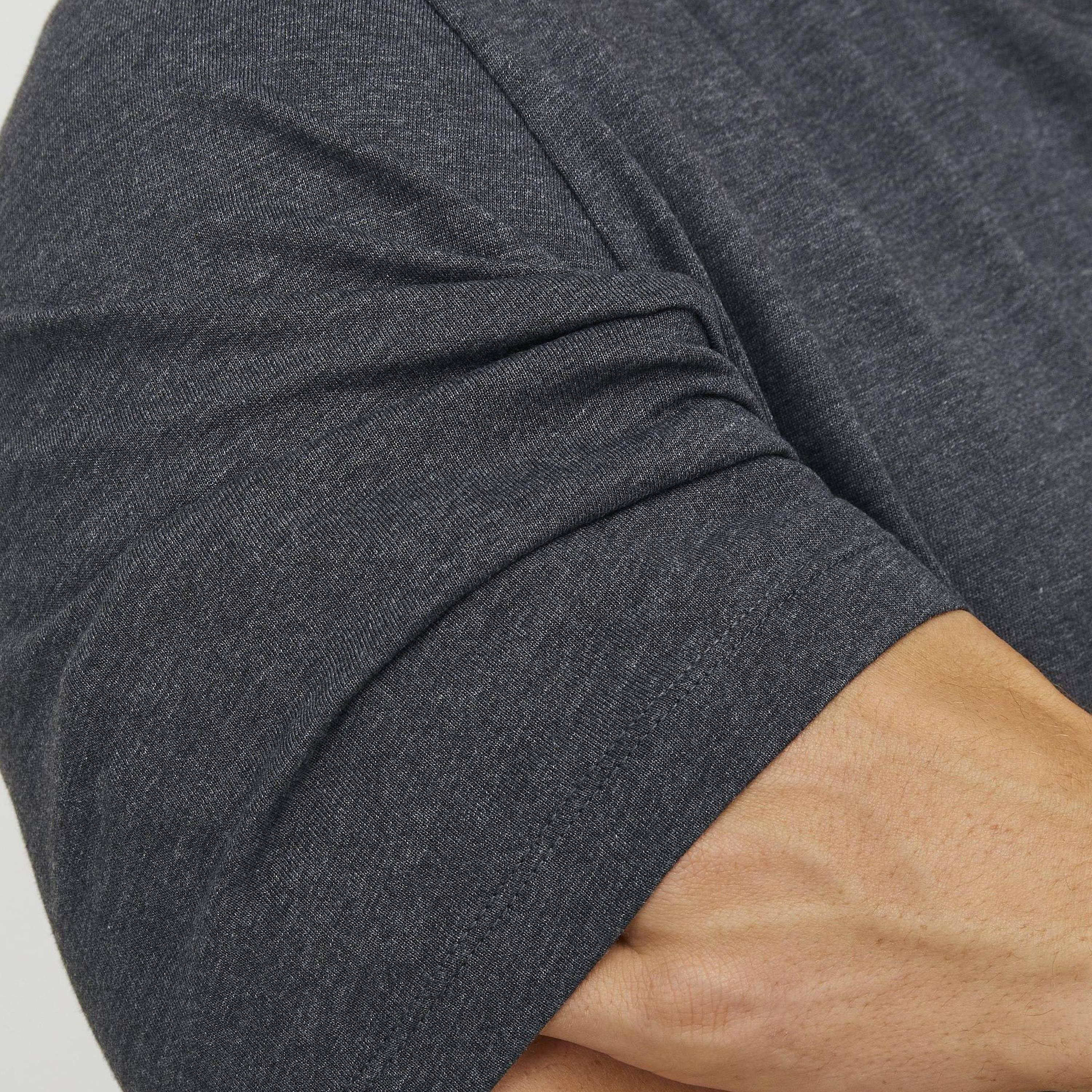 تي شيرت رجالي بأكمام قصيرة وياقة دائرية وشعار مطرز من جاك اند جونز-men-clothing-tshirtsandpolos-tshirts-image-6