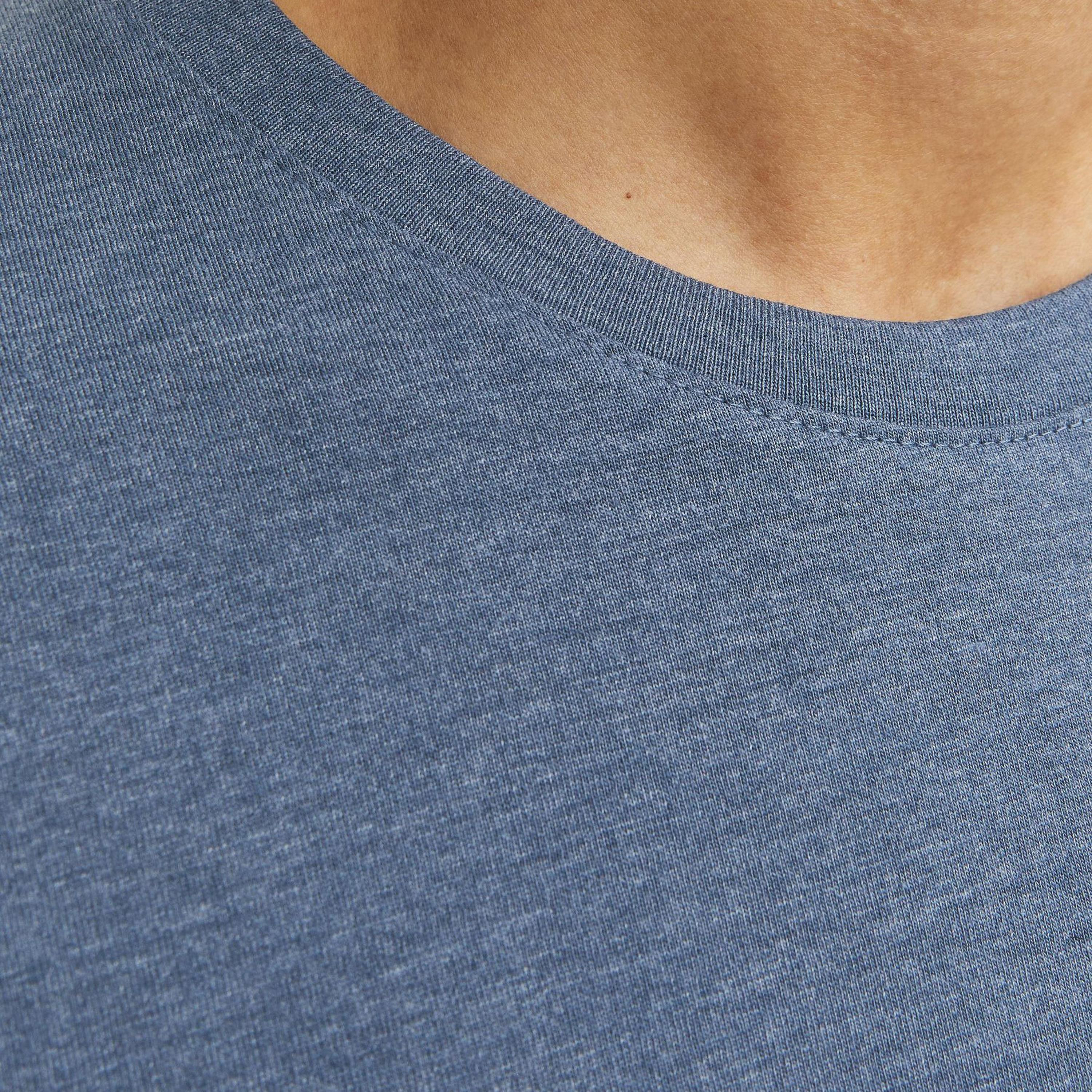 تي شيرت رجالي بأكمام قصيرة وياقة دائرية وشعار مطرز من جاك اند جونز-men-clothing-tshirtsandpolos-tshirts-image-13