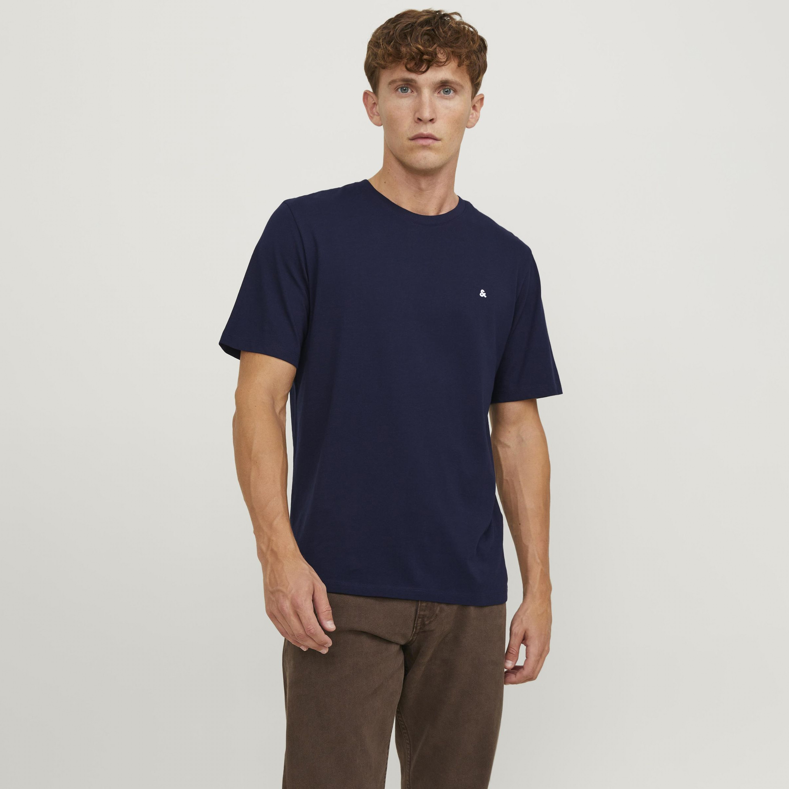 تي شيرت رجالي بأكمام قصيرة وياقة دائرية وشعار مطرز من جاك اند جونز-men-clothing-tshirtsandpolos-tshirts-image-15