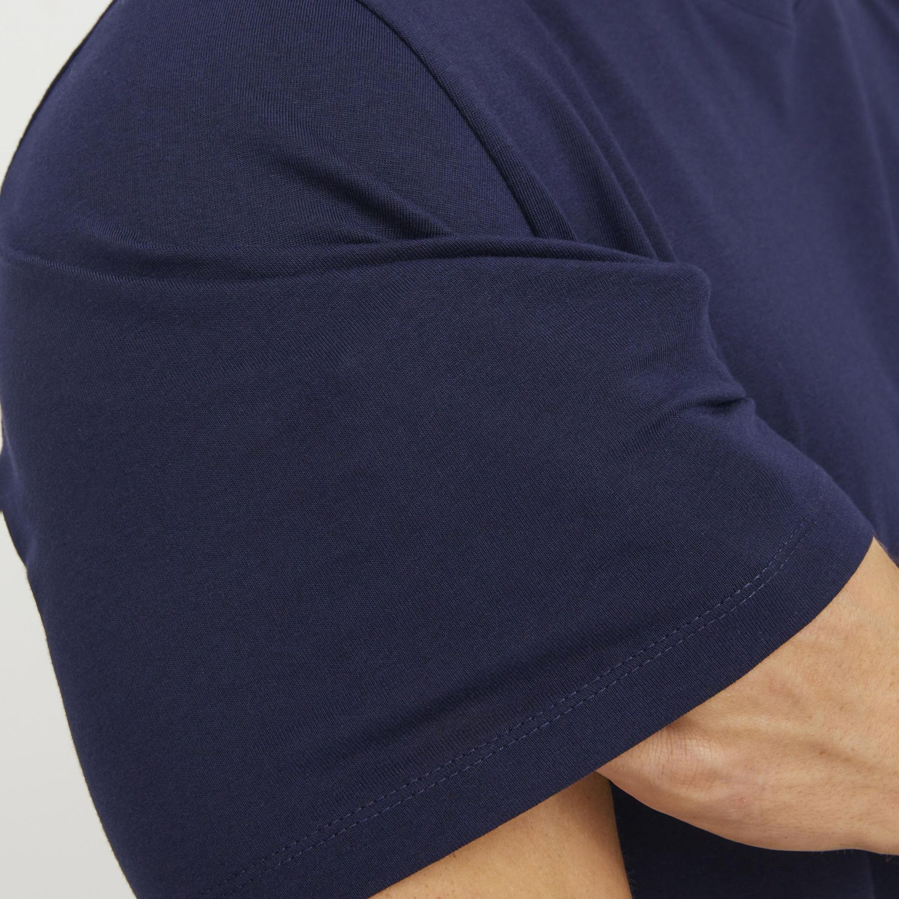 تي شيرت رجالي بأكمام قصيرة وياقة دائرية وشعار مطرز من جاك اند جونز-men-clothing-tshirtsandpolos-tshirts-image-17