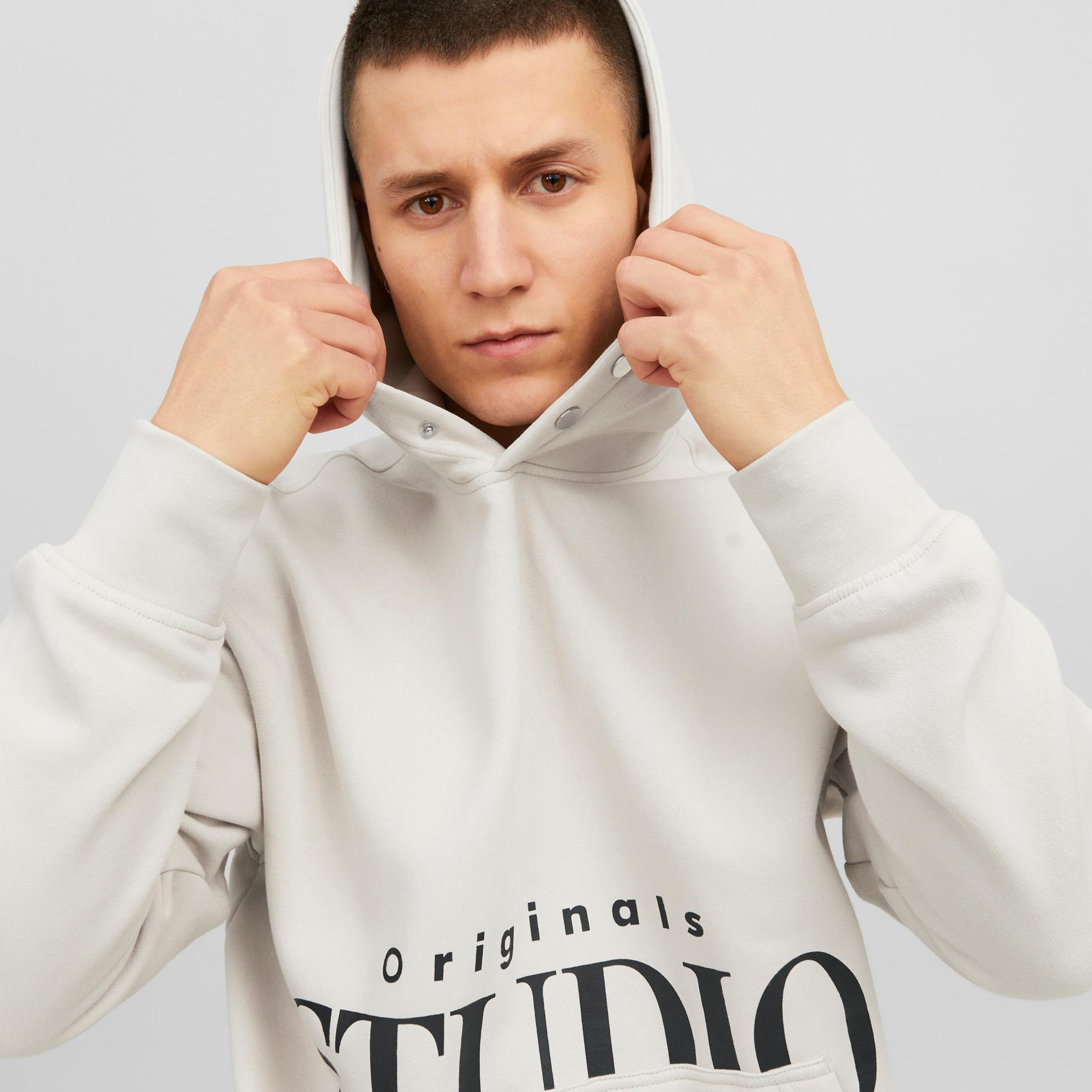  هودي من جاك آند جونز بلوجو بأكمام طويلة وياقة مستديرة مطبوعة-men-winterwear-hoodiesandsweatshirts-image-3
