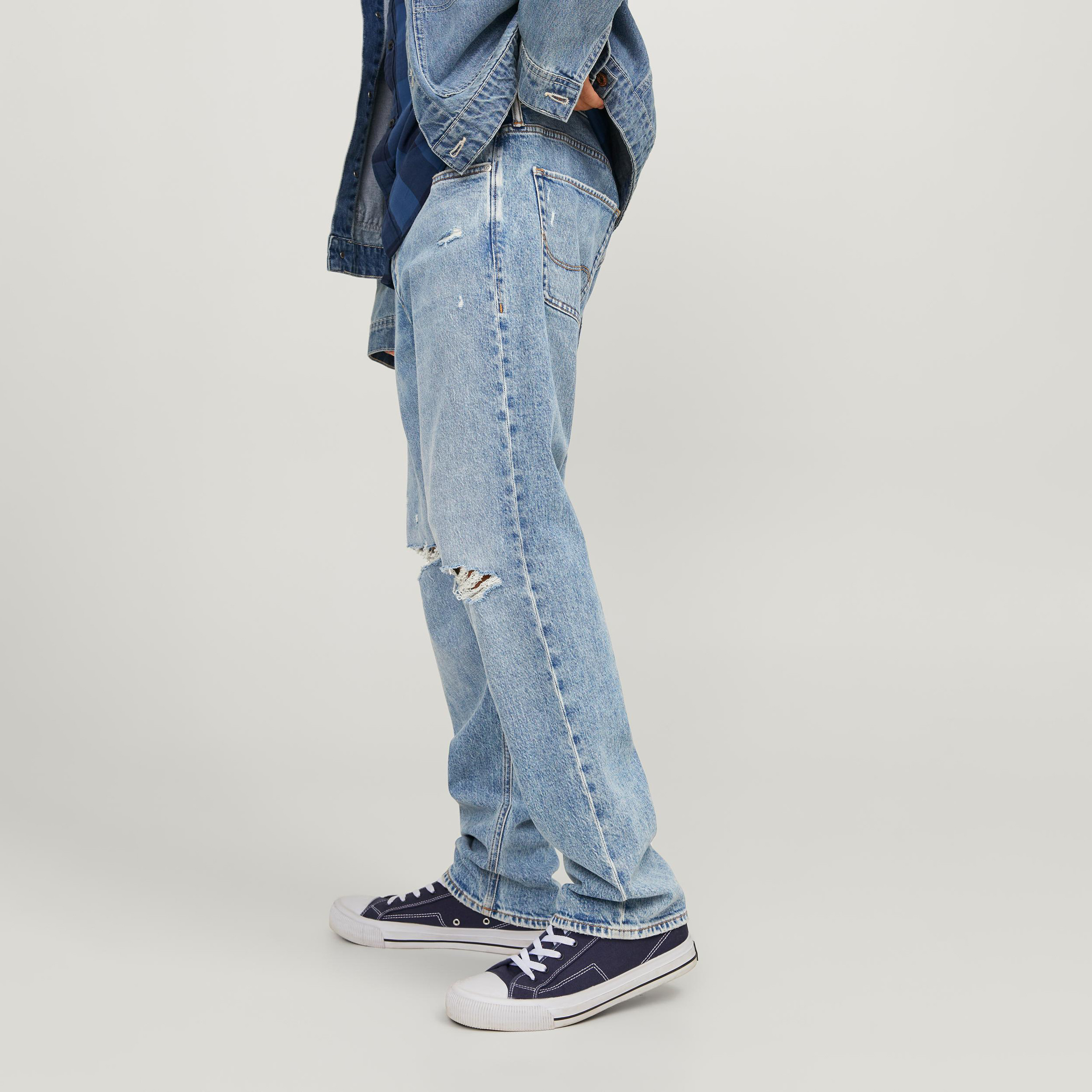 بنطال جينز مزين بجيب من جاك آند جونز بخصر متوسط الارتفاع مع مدبب-men-clothing-bottoms-jeans-image-2