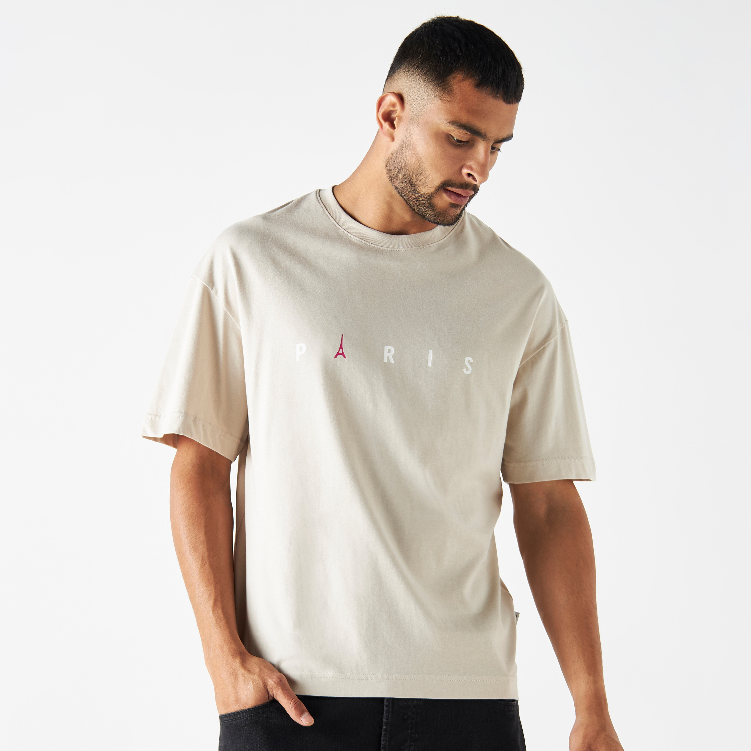 تي شيرت من جاك آند جونز مع مطبوع بأكمام قصيرة و ياقة مستديرة-men-clothing-tshirtsandpolos-tshirts-image-1