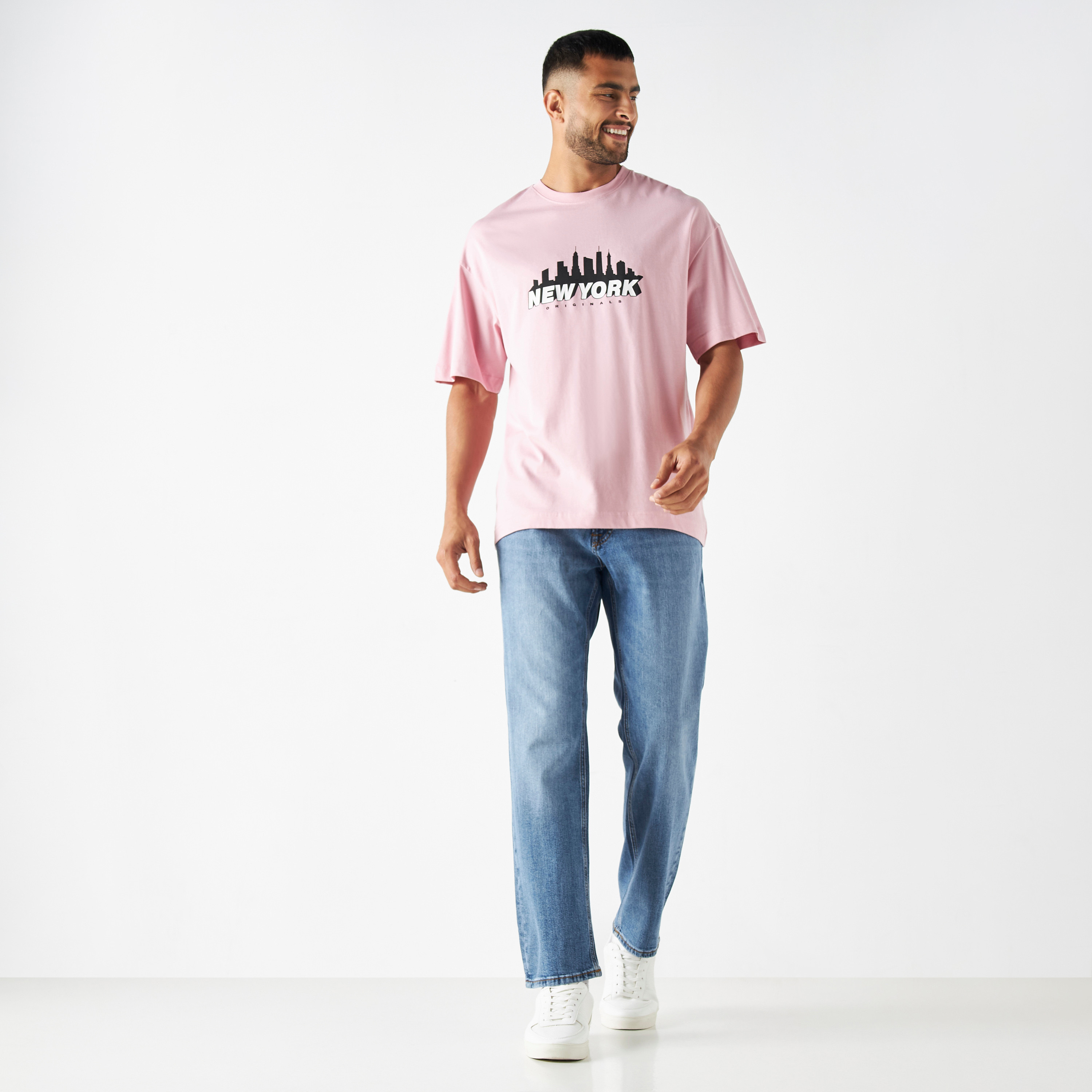 تي شيرت من جاك آند جونز مع مطبوع بأكمام قصيرة و ياقة مستديرة-men-clothing-tshirtsandpolos-tshirts-image-6