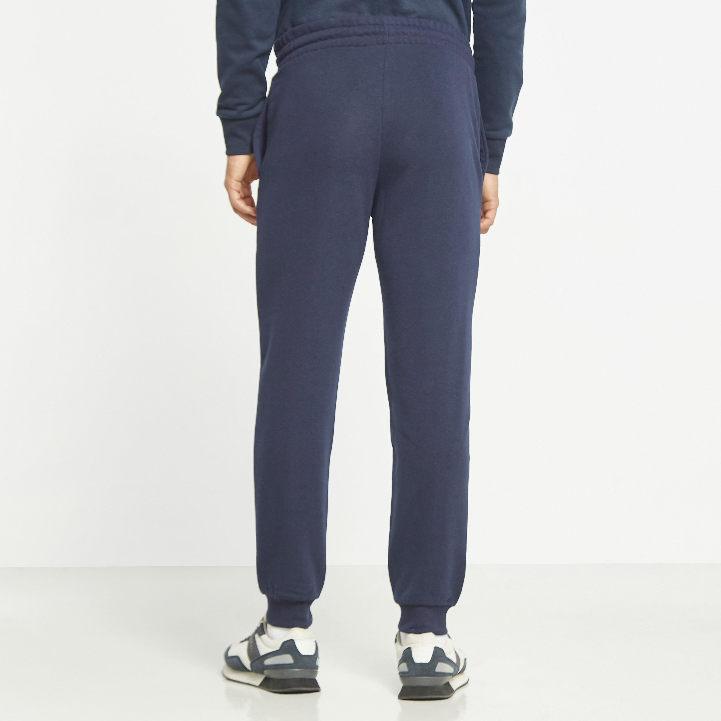  جوغر من جاك آند جونز برباط ذو متوسط الارتفاع مع شعار-men-clothing-bottoms-joggers-image-7