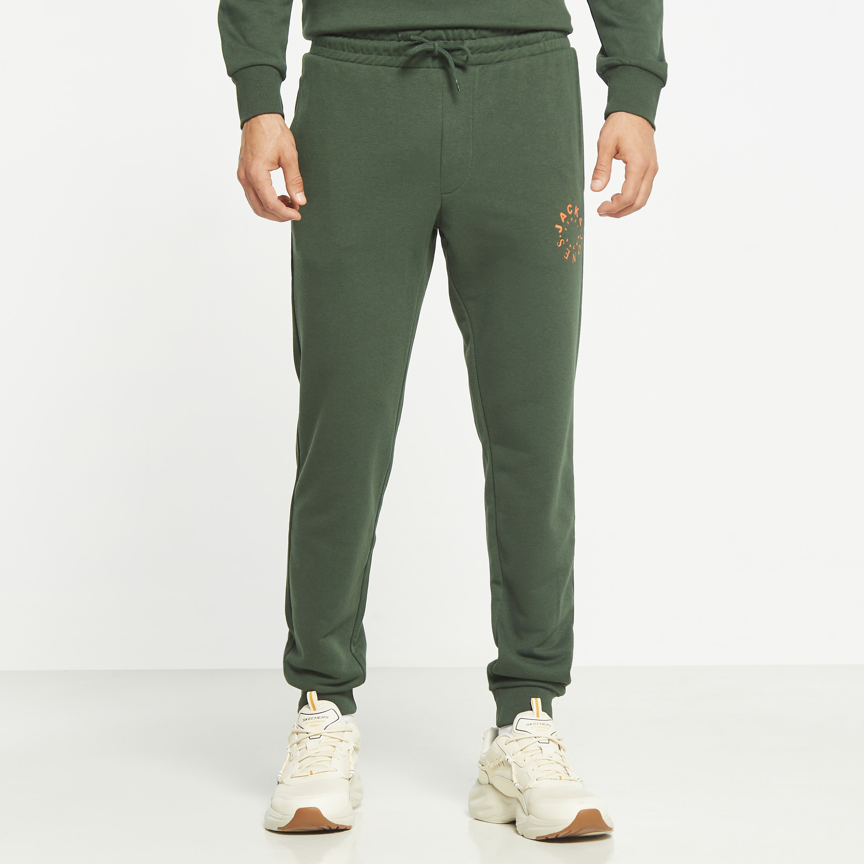  جوغر من جاك آند جونز برباط ذو متوسط الارتفاع مع شعار-men-clothing-bottoms-joggers-image-9