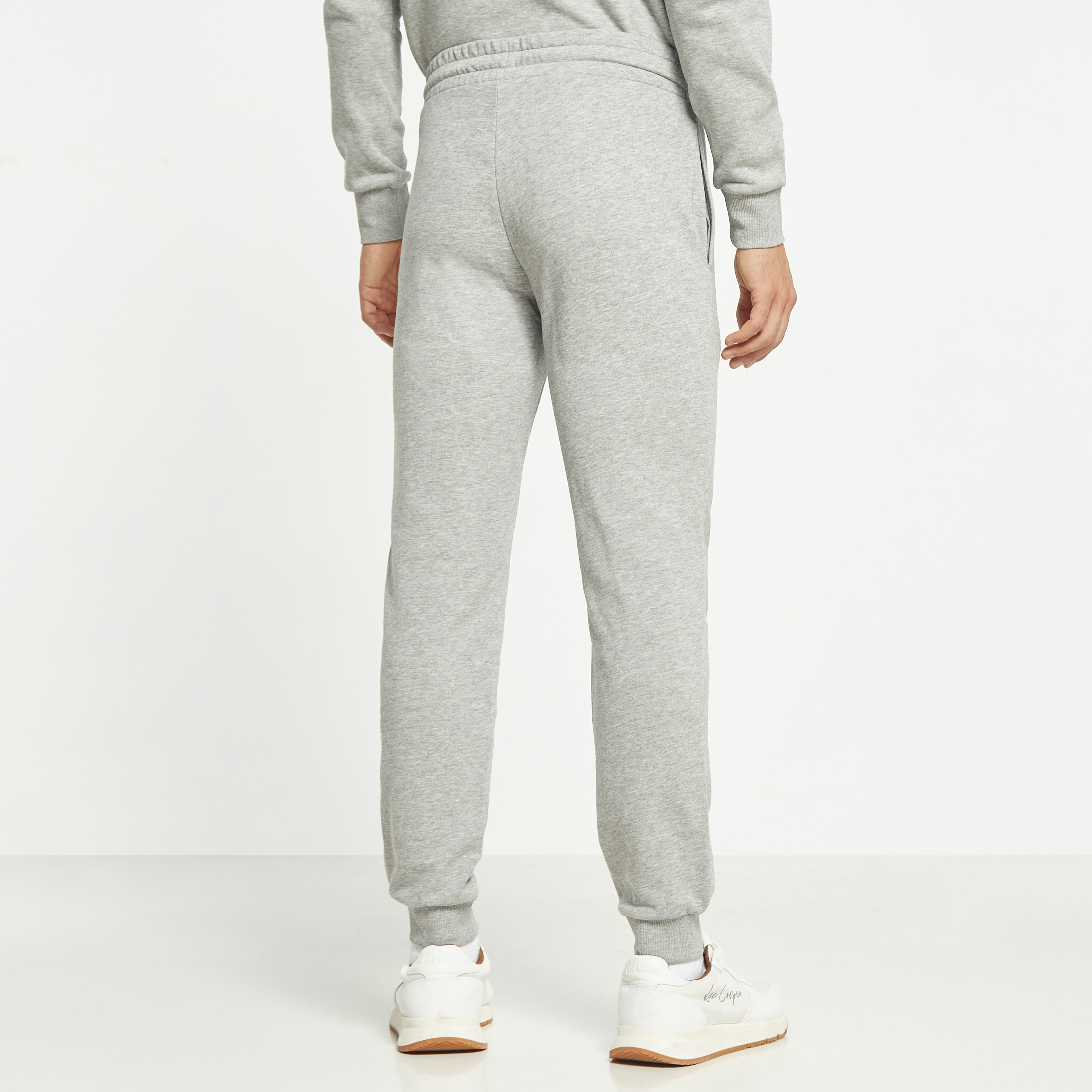  جوغر من جاك آند جونز برباط ذو متوسط الارتفاع مع شعار-men-clothing-bottoms-joggers-image-19