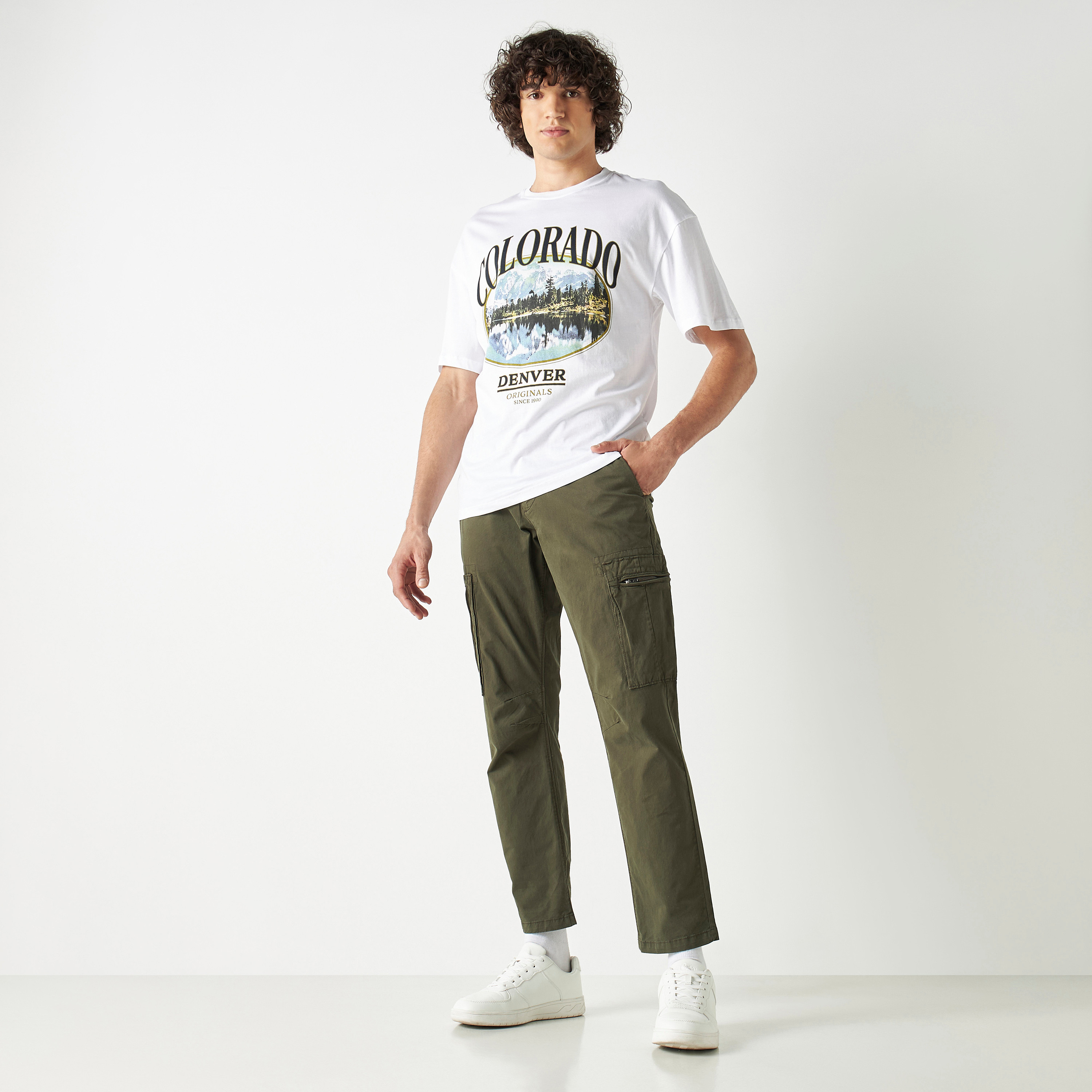 تي شيرت من جاك آند جونز مع مطبوع بأكمام قصيرة و ياقة مستديرة-men-clothing-tshirtsandpolos-tshirts-image-2