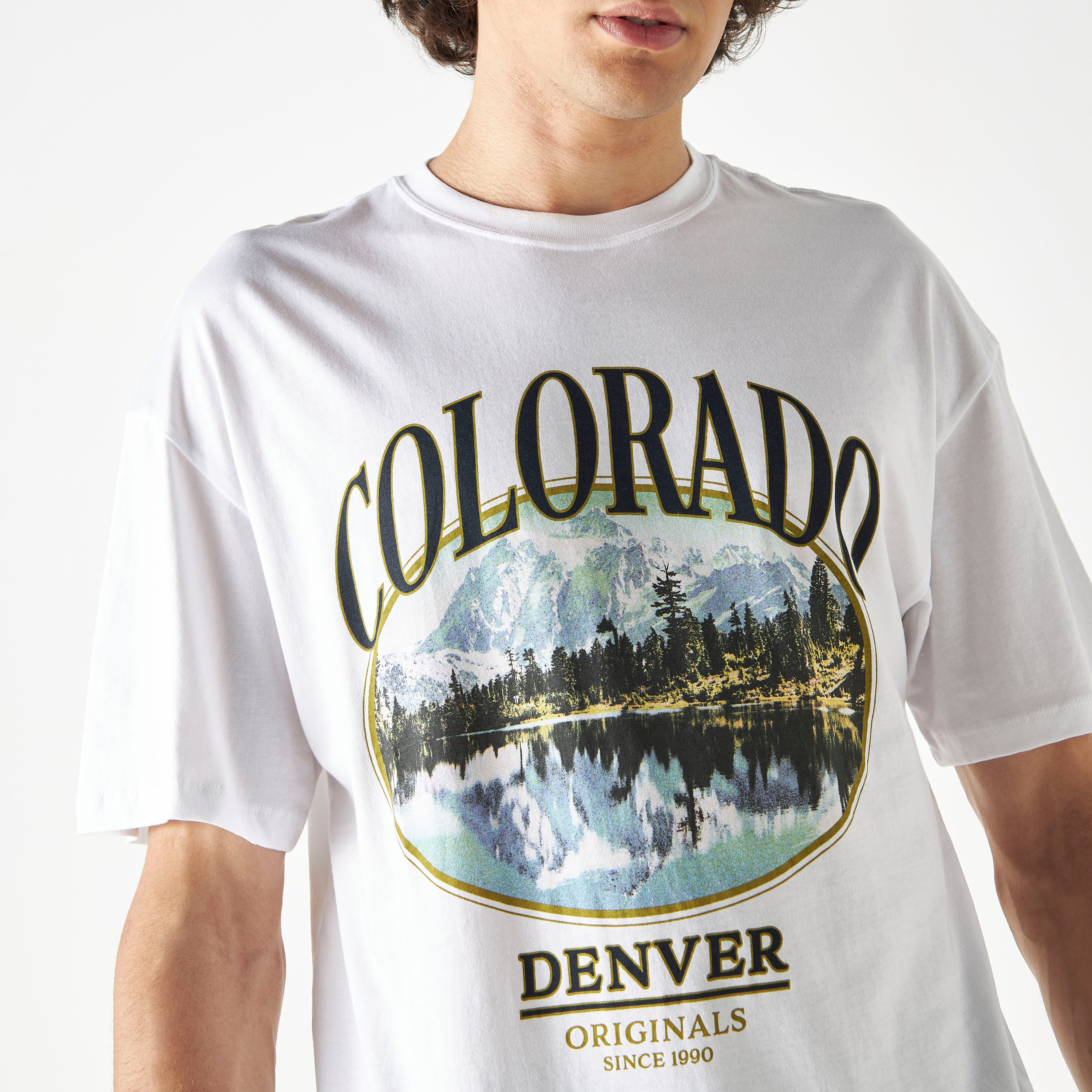 تي شيرت من جاك آند جونز مع مطبوع بأكمام قصيرة و ياقة مستديرة-men-clothing-tshirtsandpolos-tshirts-image-4