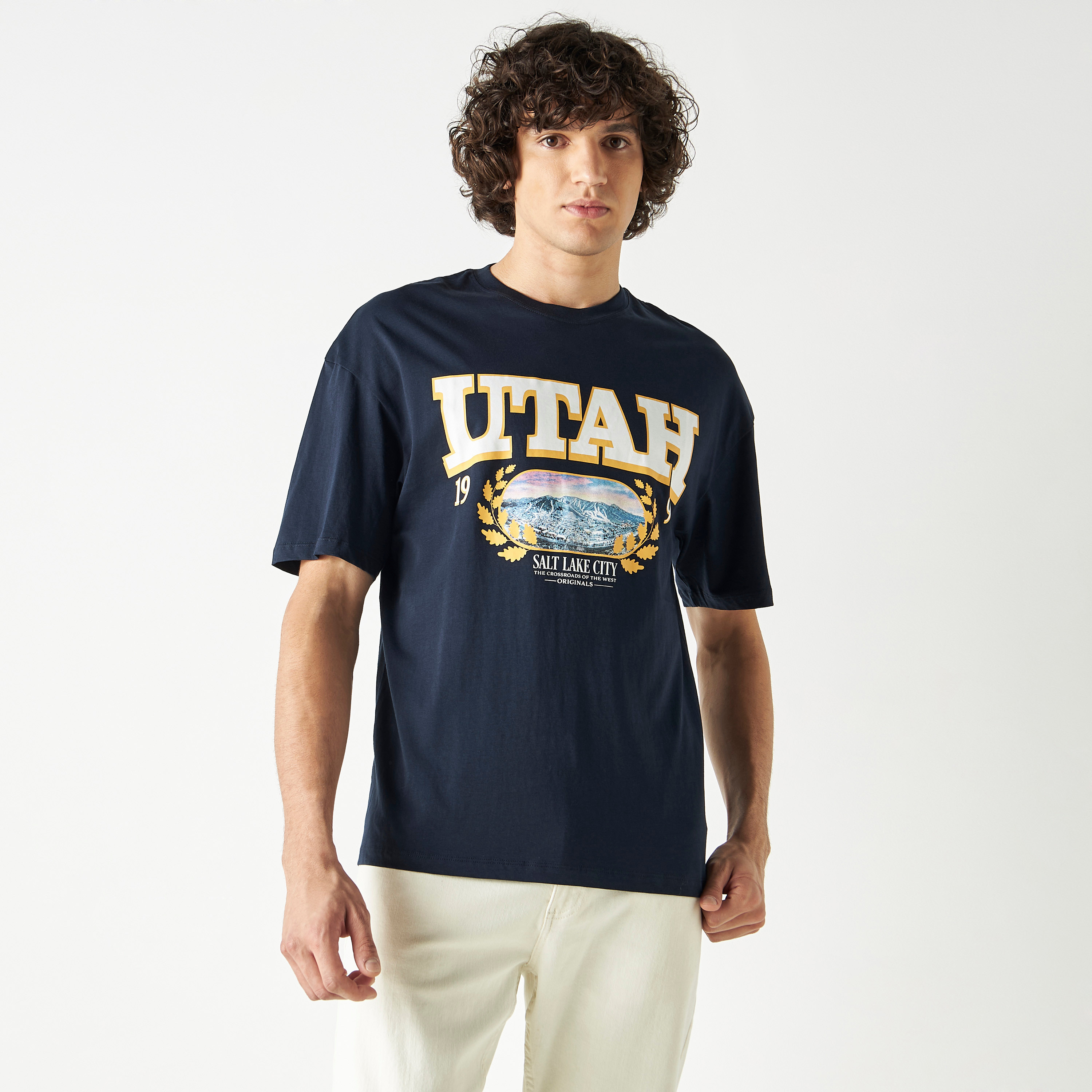 تي شيرت من جاك آند جونز مع مطبوع بأكمام قصيرة و ياقة مستديرة-men-clothing-tshirtsandpolos-tshirts-image-13