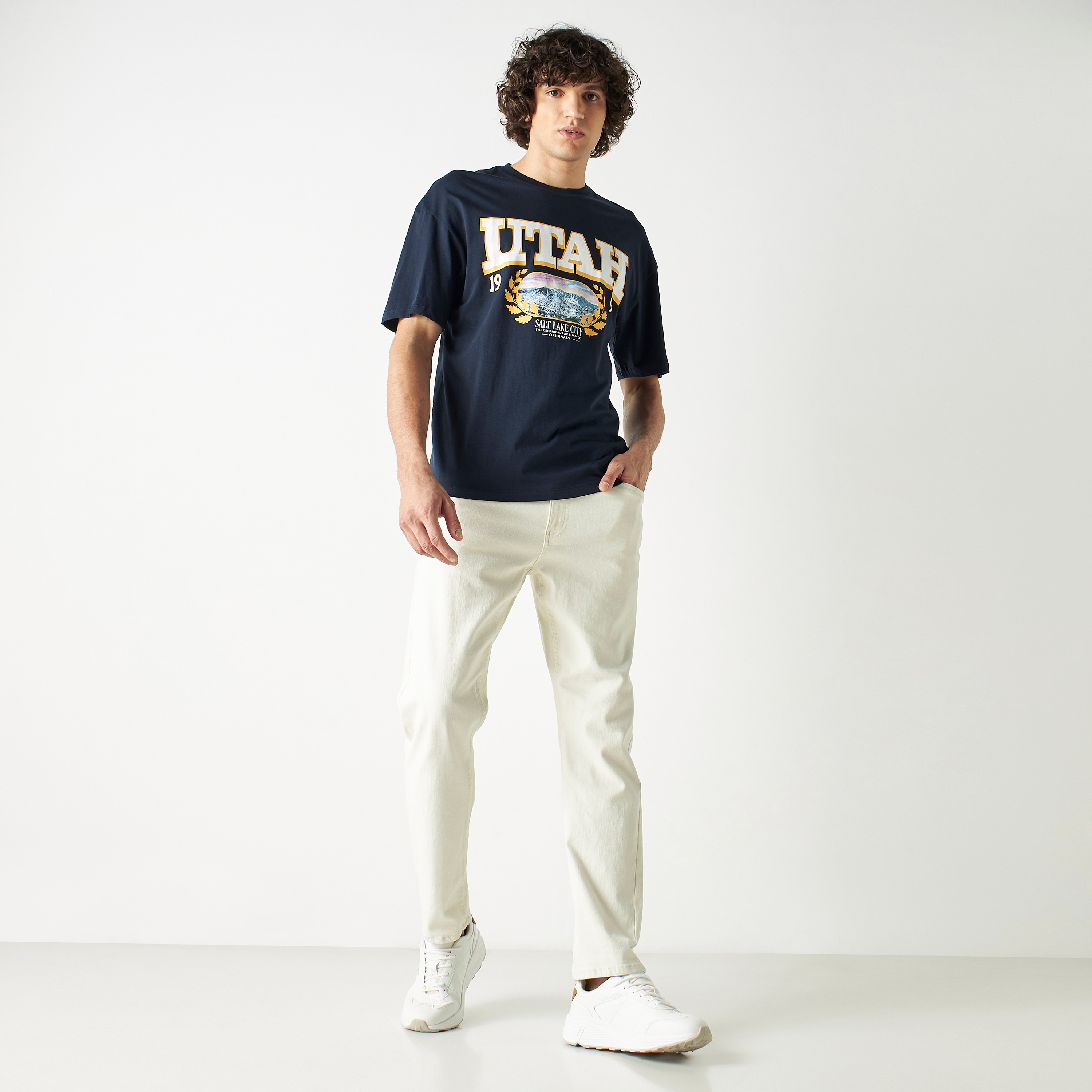 تي شيرت من جاك آند جونز مع مطبوع بأكمام قصيرة و ياقة مستديرة-men-clothing-tshirtsandpolos-tshirts-image-14