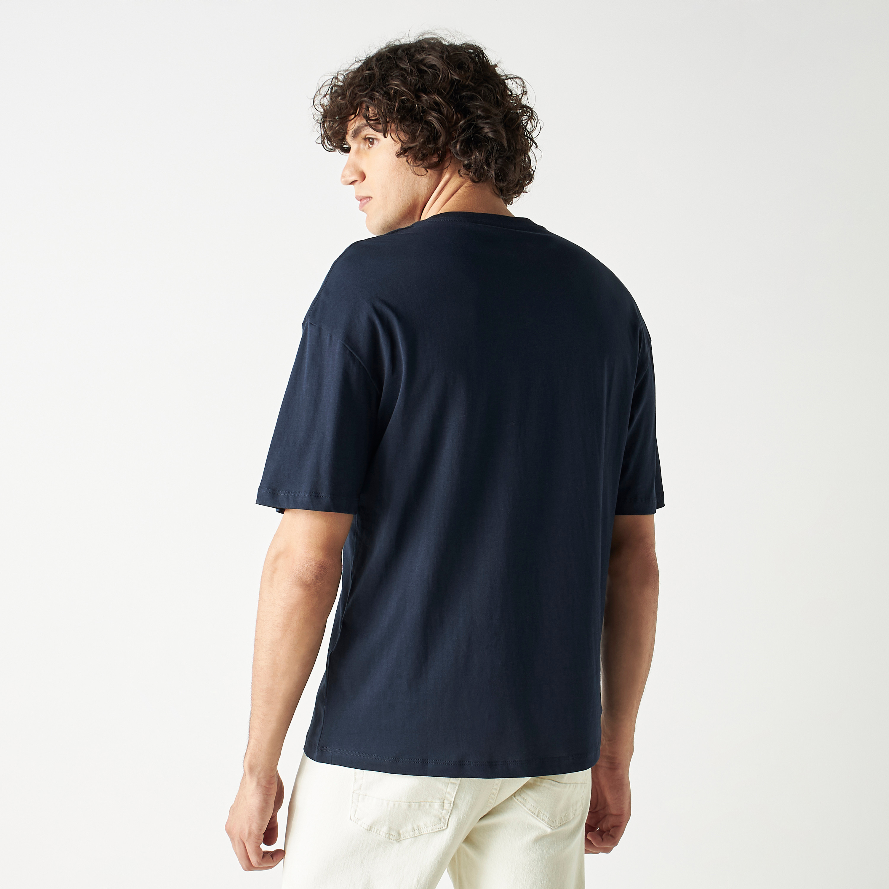 تي شيرت من جاك آند جونز مع مطبوع بأكمام قصيرة و ياقة مستديرة-men-clothing-tshirtsandpolos-tshirts-image-15